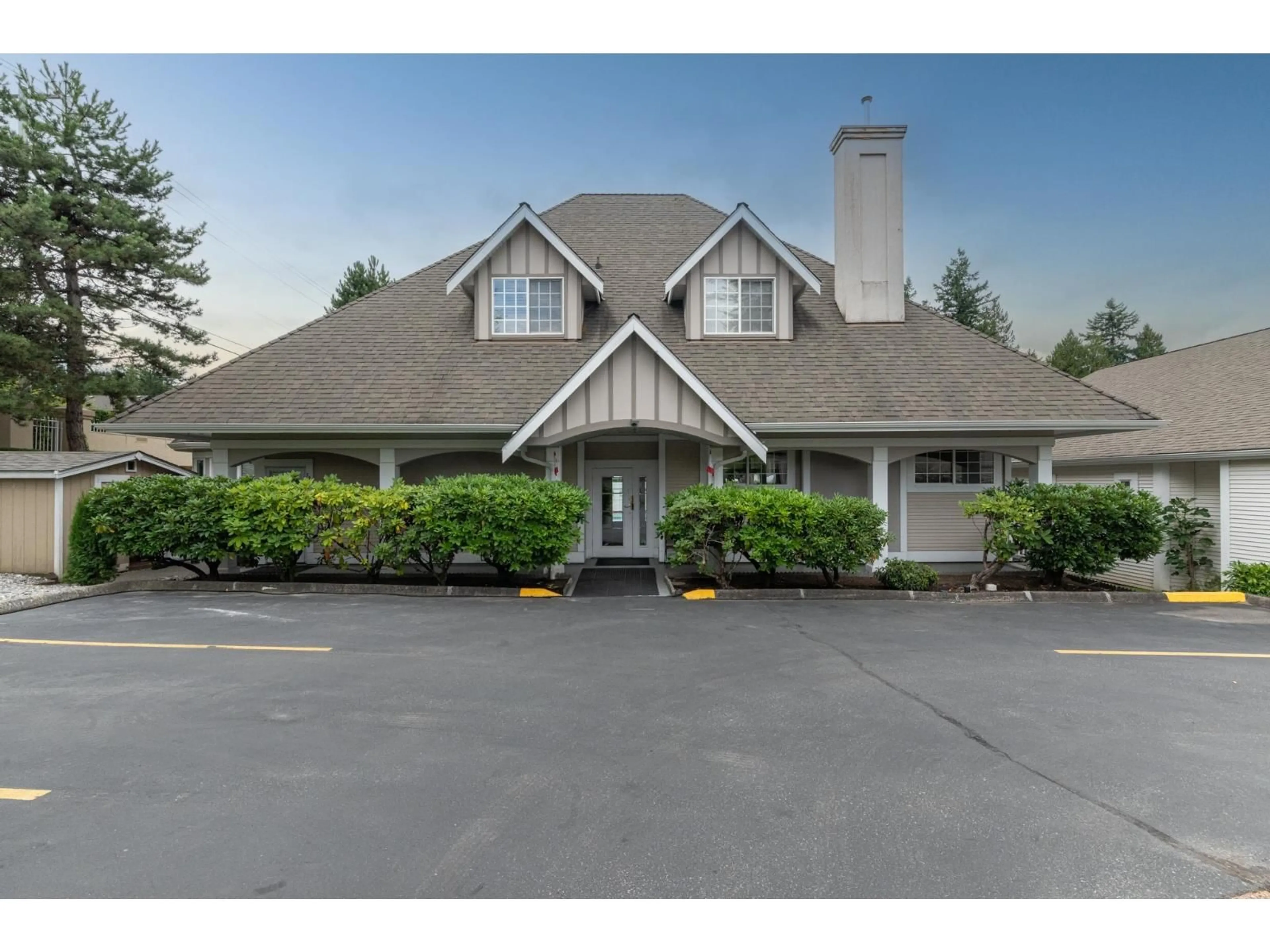 Unknown for 100 - 20655 88, Langley British Columbia V1M2M5