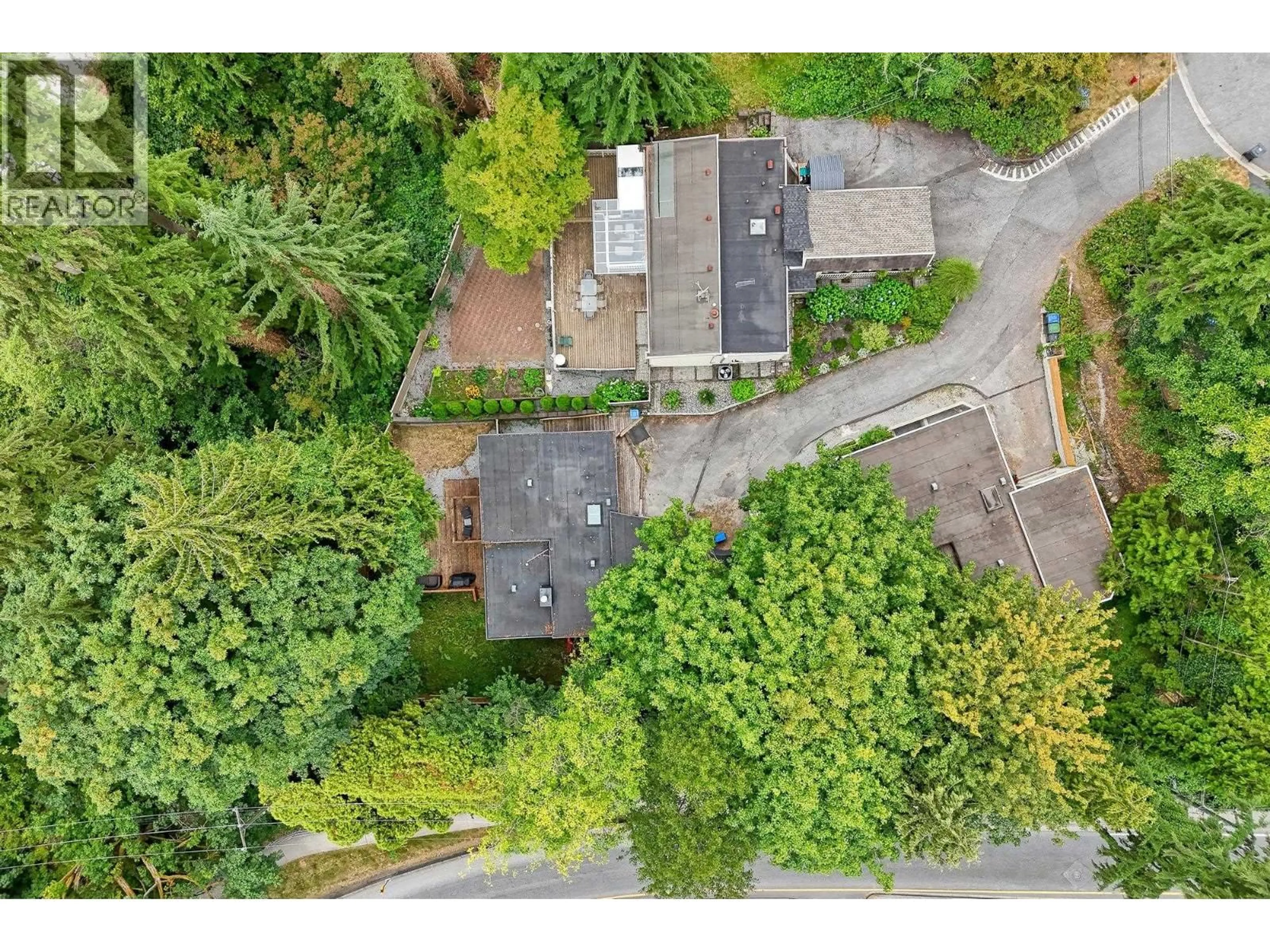 A pic from outside/outdoor area/front of a property/back of a property/a pic from drone, street for 17 MOUNT ROYAL DRIVE, Port Moody British Columbia V3H1P7