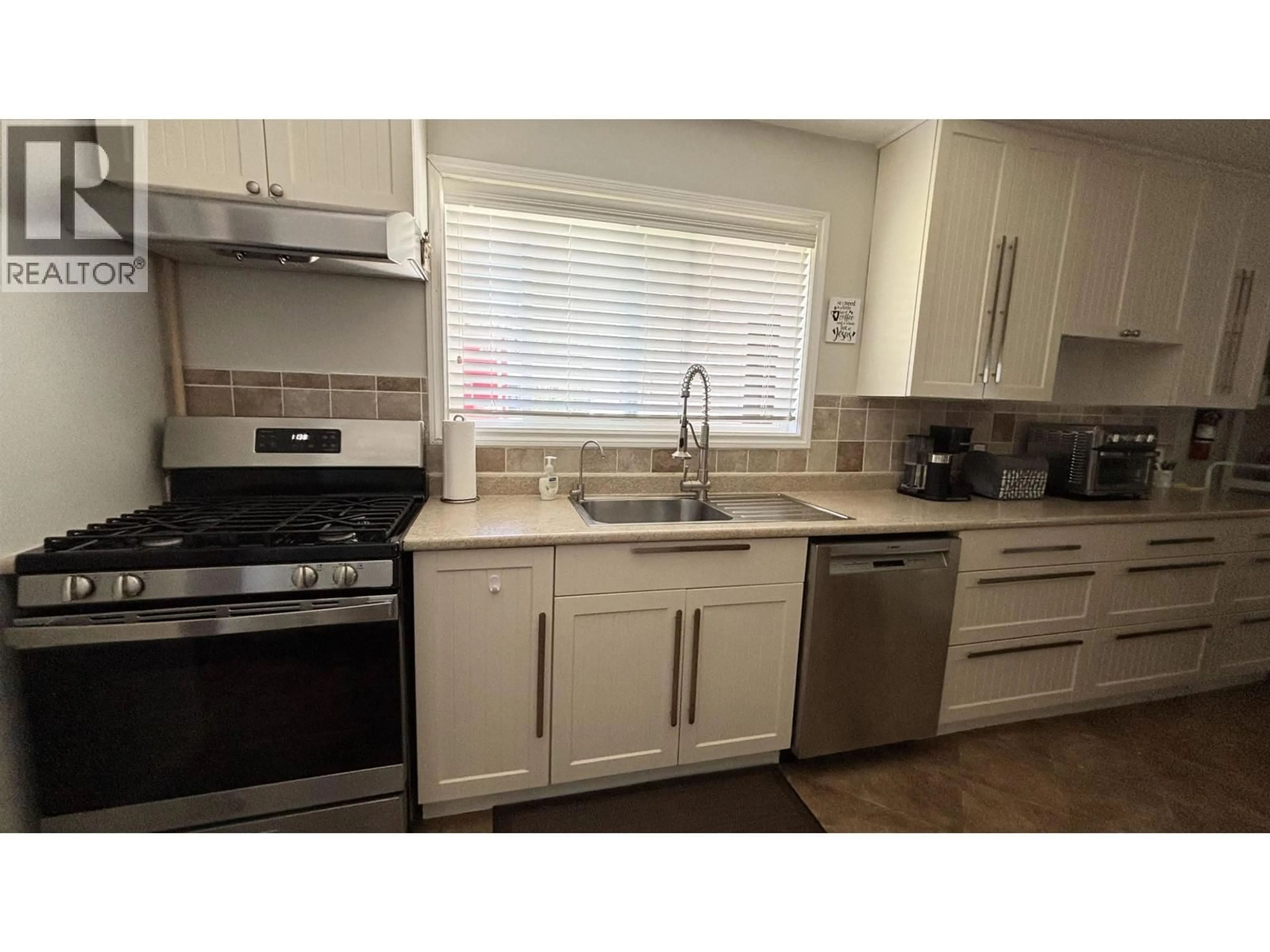 Standard kitchen, unknown for 116 SKEENA STREET, Kitimat British Columbia V8C1Y9