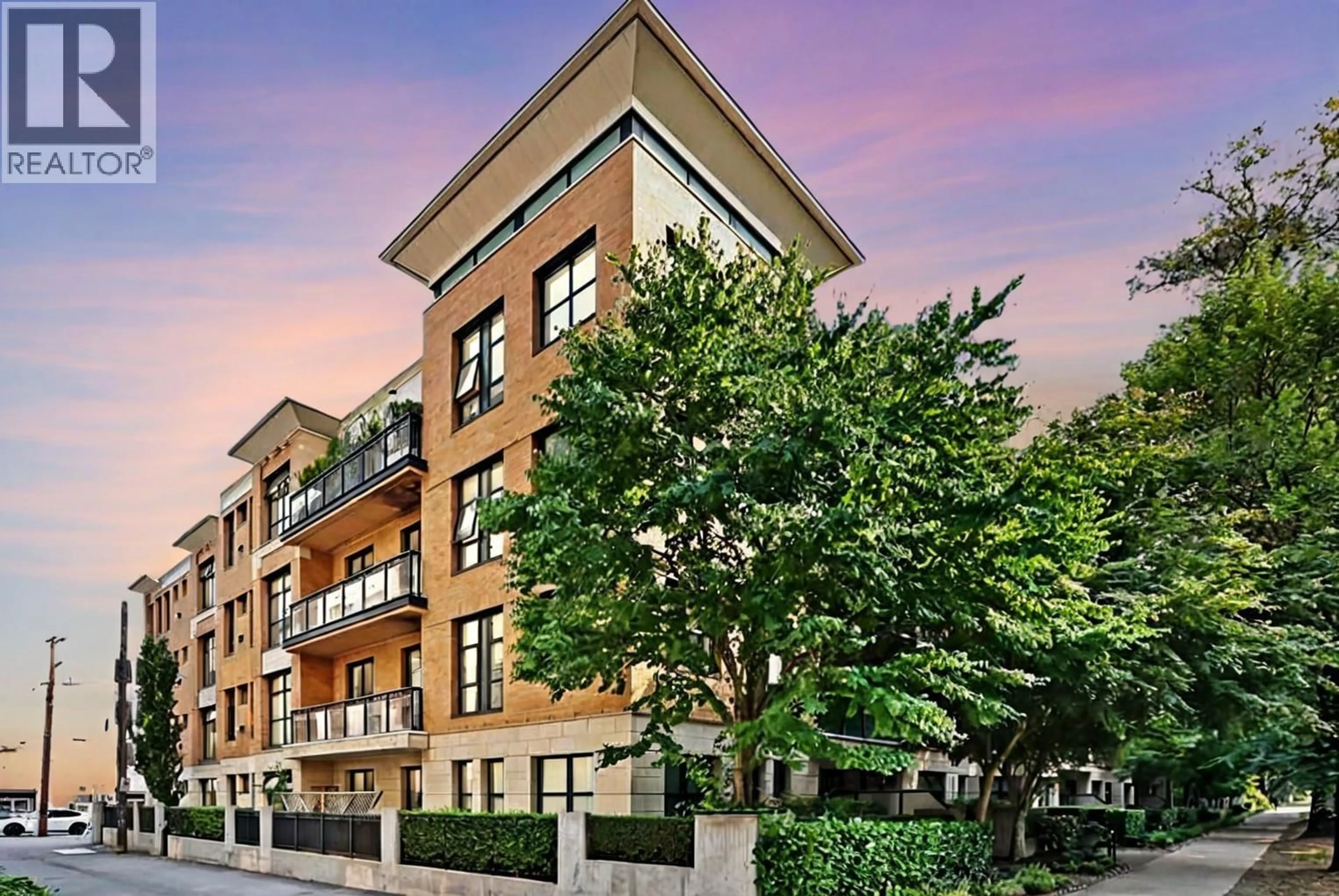 Patio, building for 101 - 2065 12TH AVENUE, Vancouver British Columbia V6J5L9