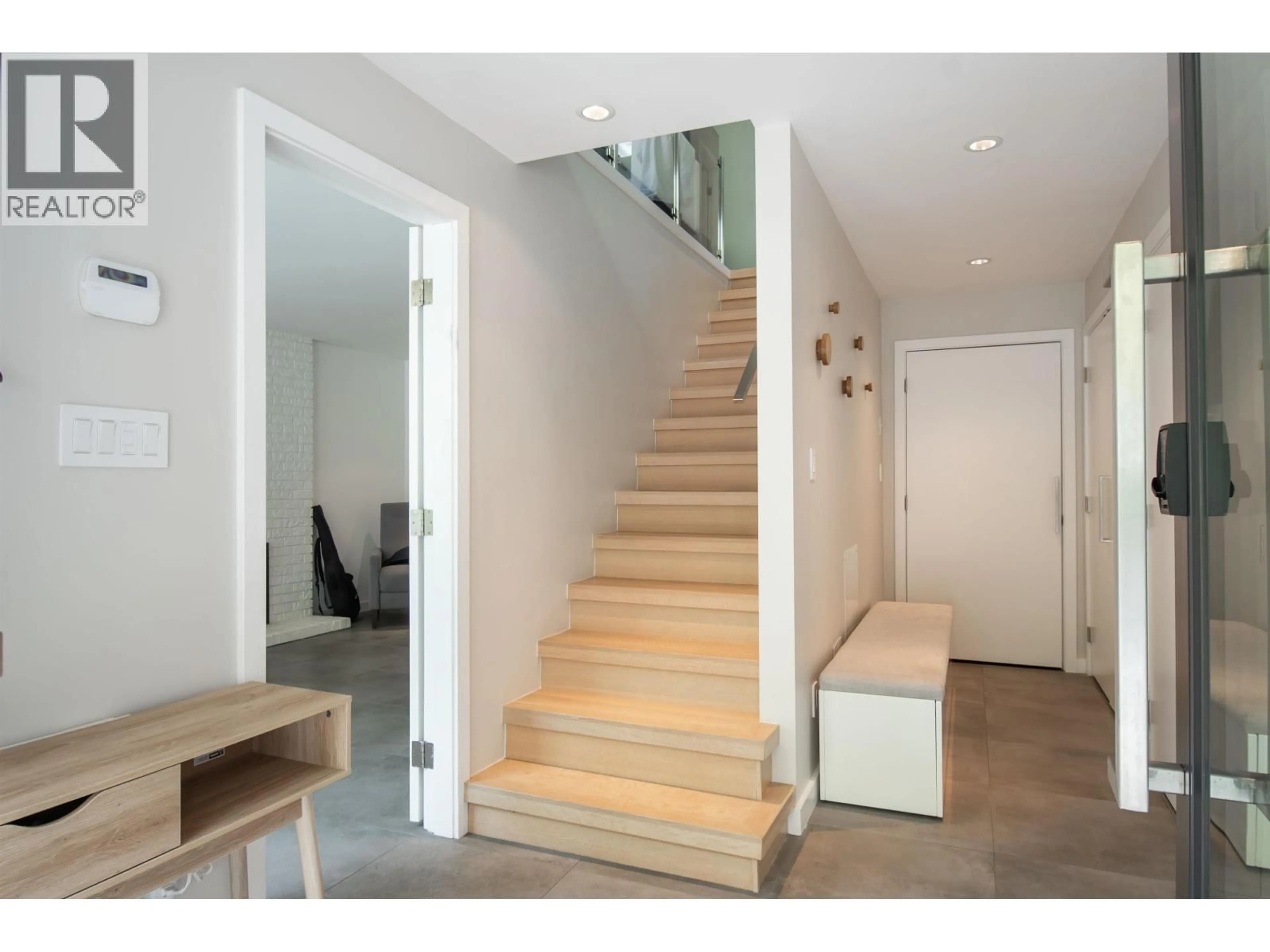 Unknown for 3895 LONSDALE AVENUE, North Vancouver British Columbia V7N3K8