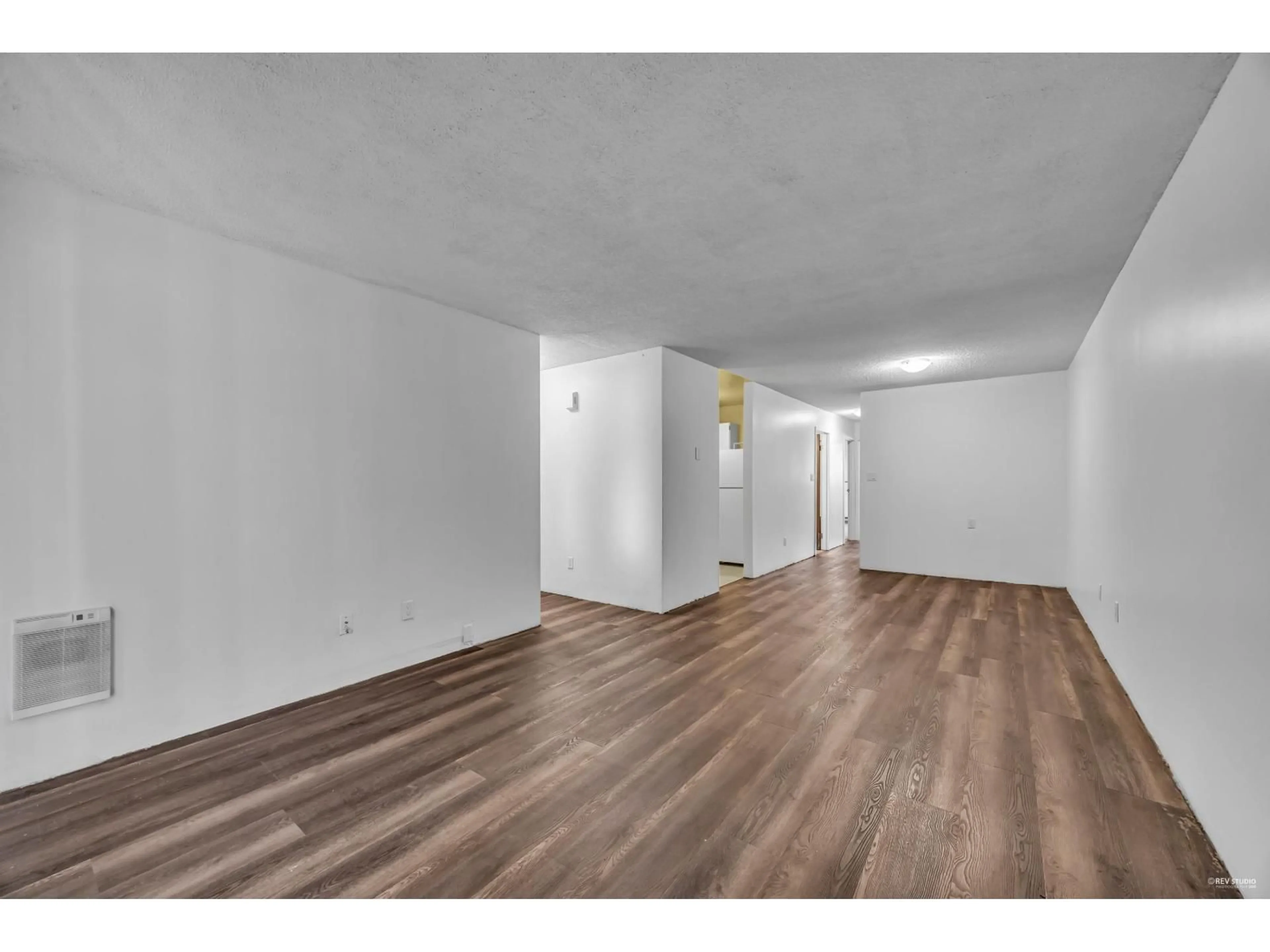 A pic of a room for 10580 HOLLY PARK, Surrey British Columbia V3R6X9