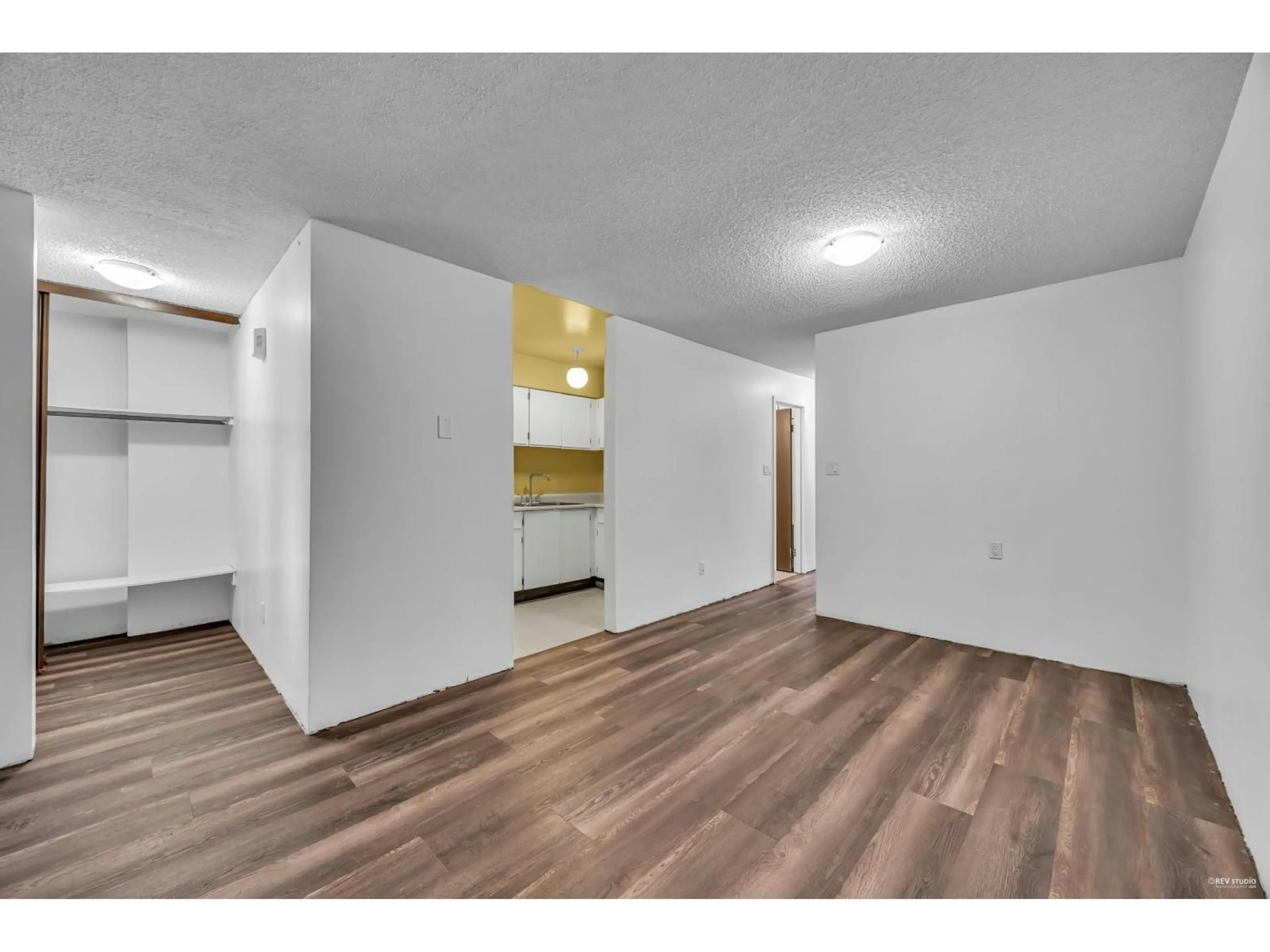 A pic of a room for 10580 HOLLY PARK, Surrey British Columbia V3R6X9