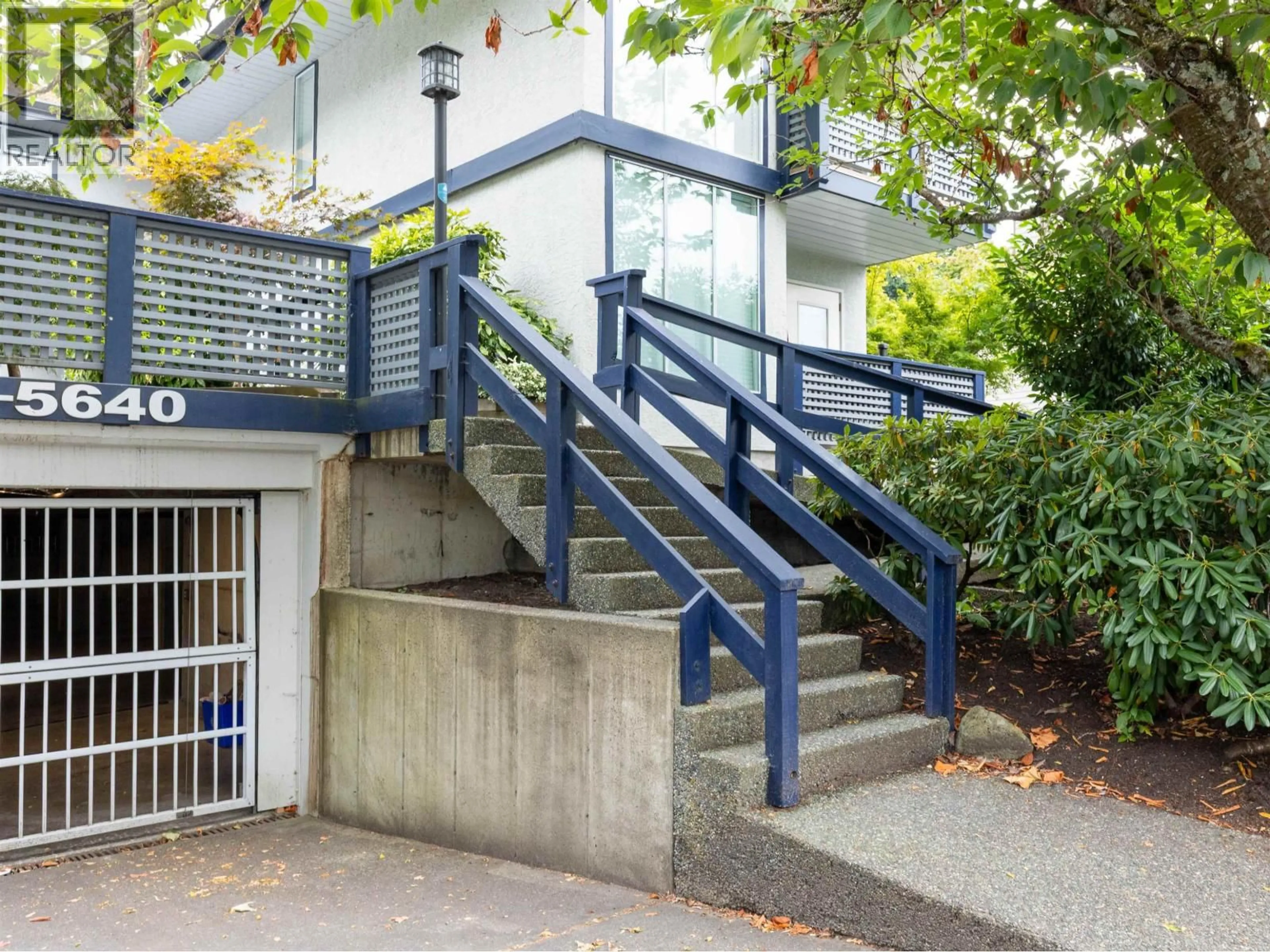 Stairs for 5632 16 AVENUE, Delta British Columbia V4L1G7
