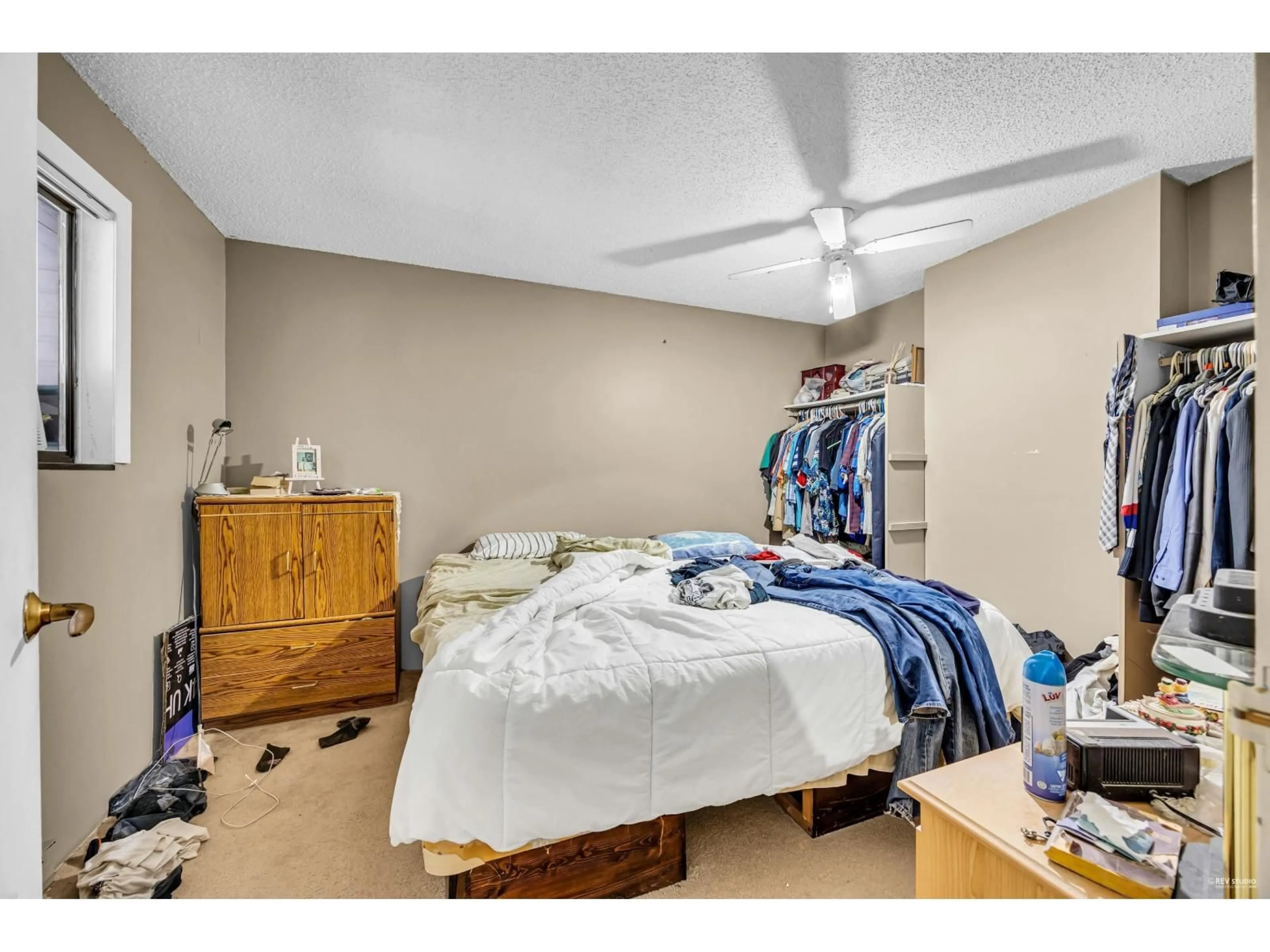 A pic of a room for 10600 HOLLY PARK, Surrey British Columbia V3R6X9