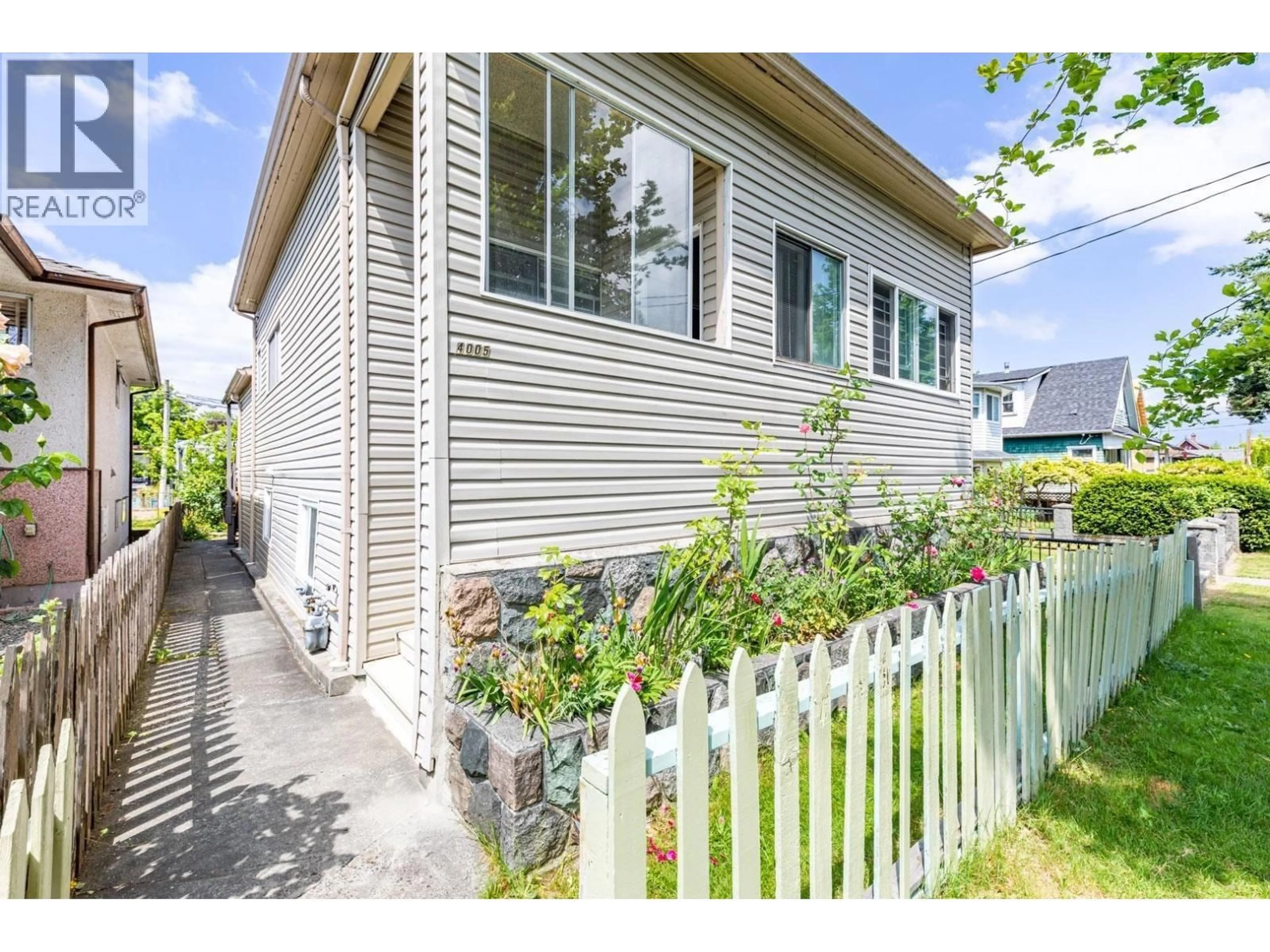 Unknown for 4005 ALICE STREET, Vancouver British Columbia V5N4J6