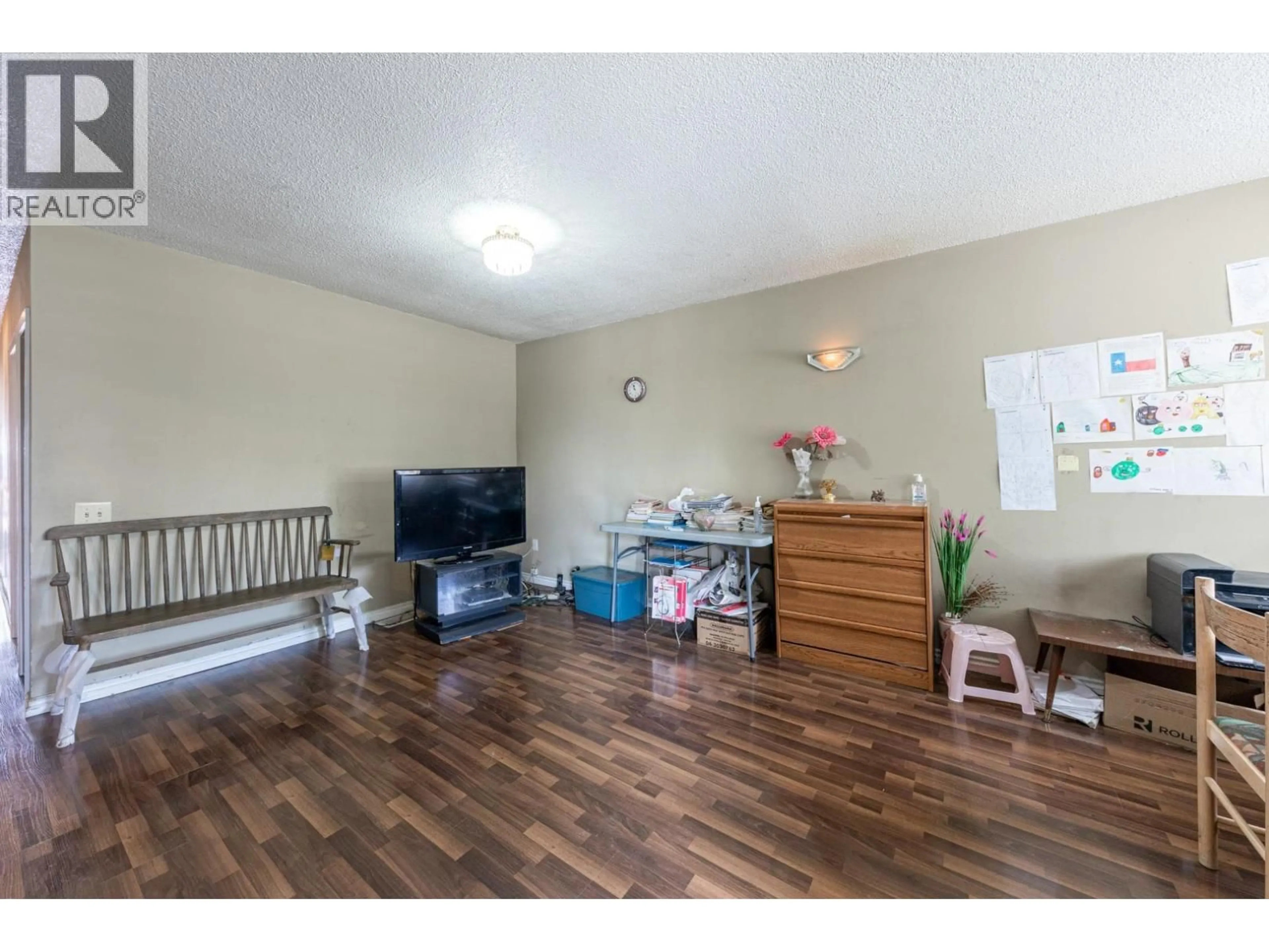 A pic of a room for 4005 ALICE STREET, Vancouver British Columbia V5N4J6