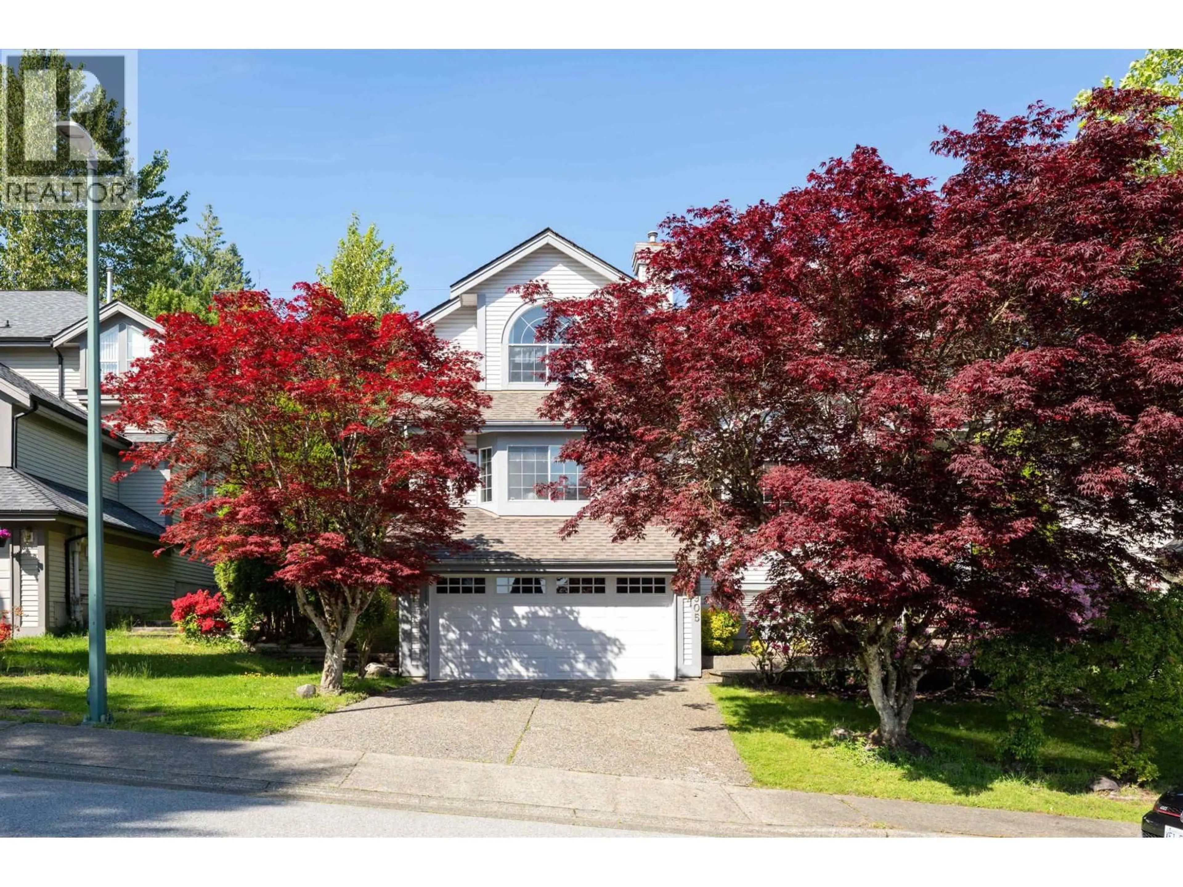 Home with vinyl exterior material, street for 2905 CLIFFROSE CRESCENT, Coquitlam British Columbia V3E2S9