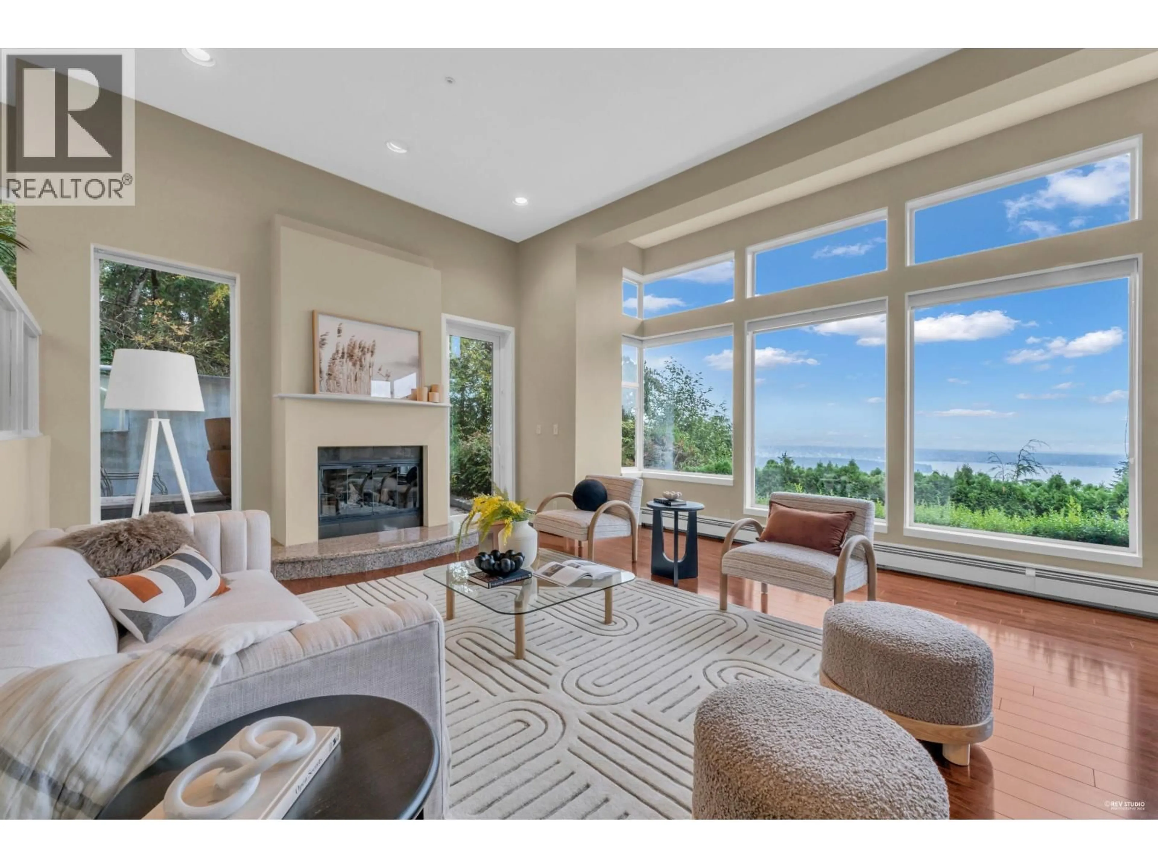 Living room with furniture, unknown for 2617 WESTHILL WAY, West Vancouver British Columbia V7S3G9