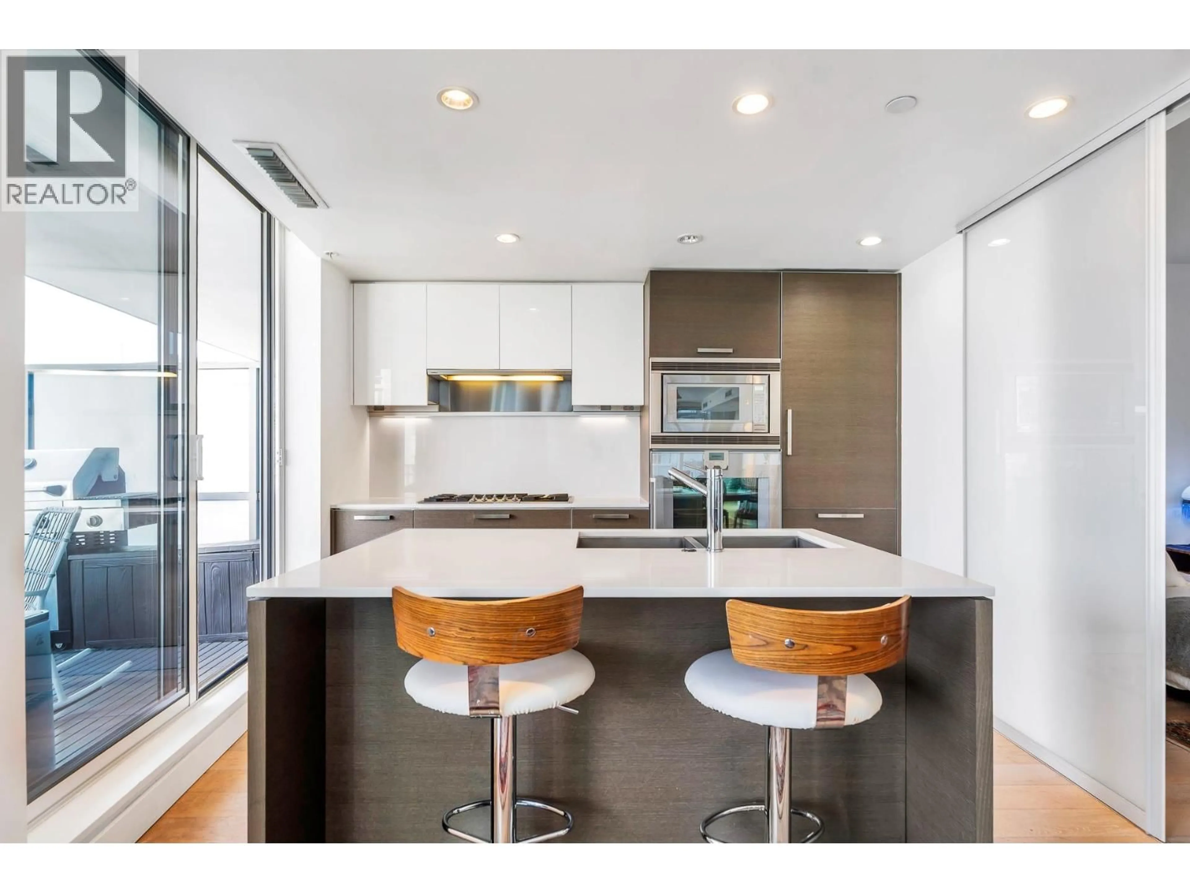 Contemporary kitchen, unknown for 1601 - 1499 PENDER STREET, Vancouver British Columbia V6G0A7