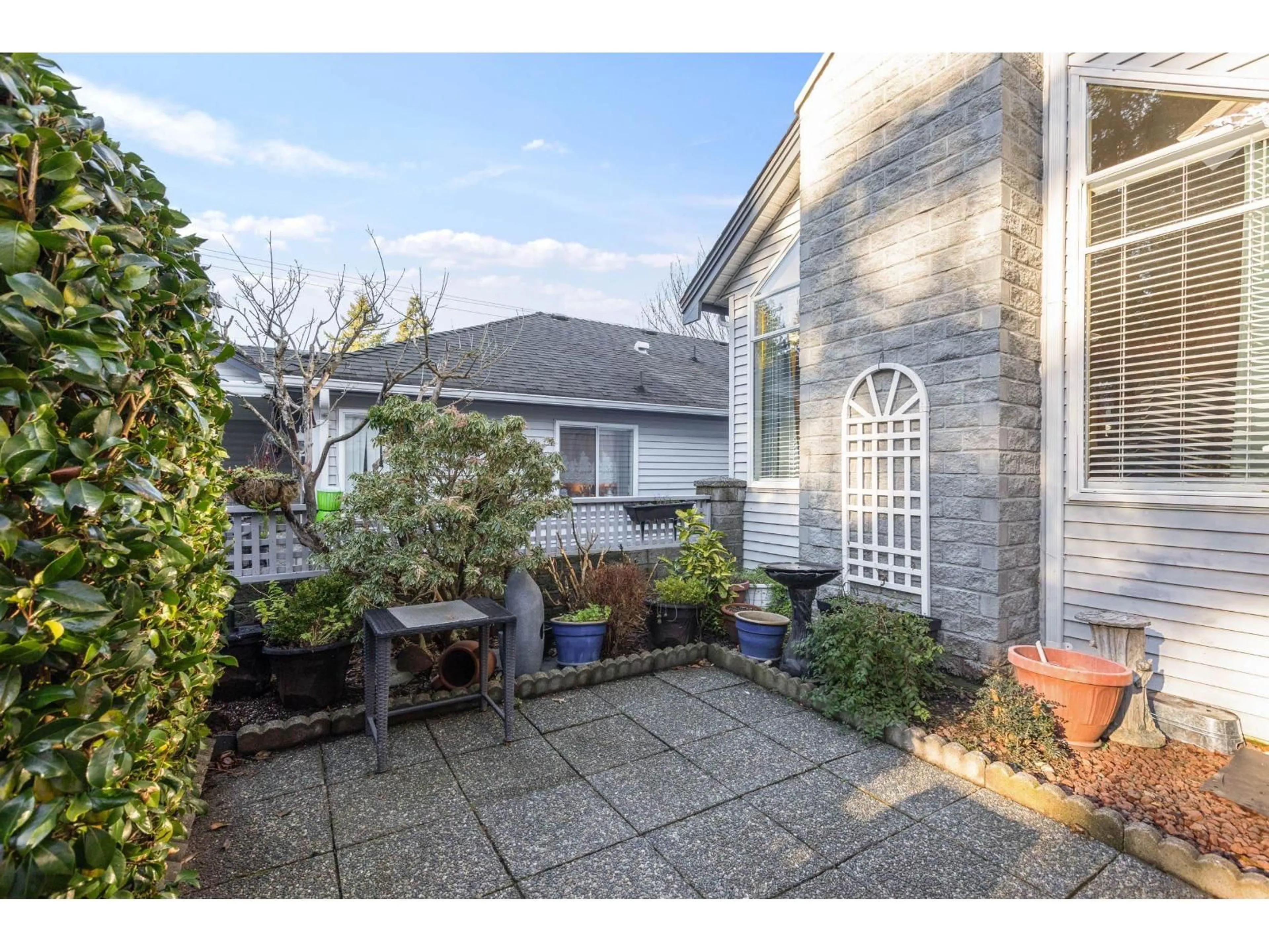 Patio, street for 102 - 1744 128, Surrey British Columbia V4A3V4