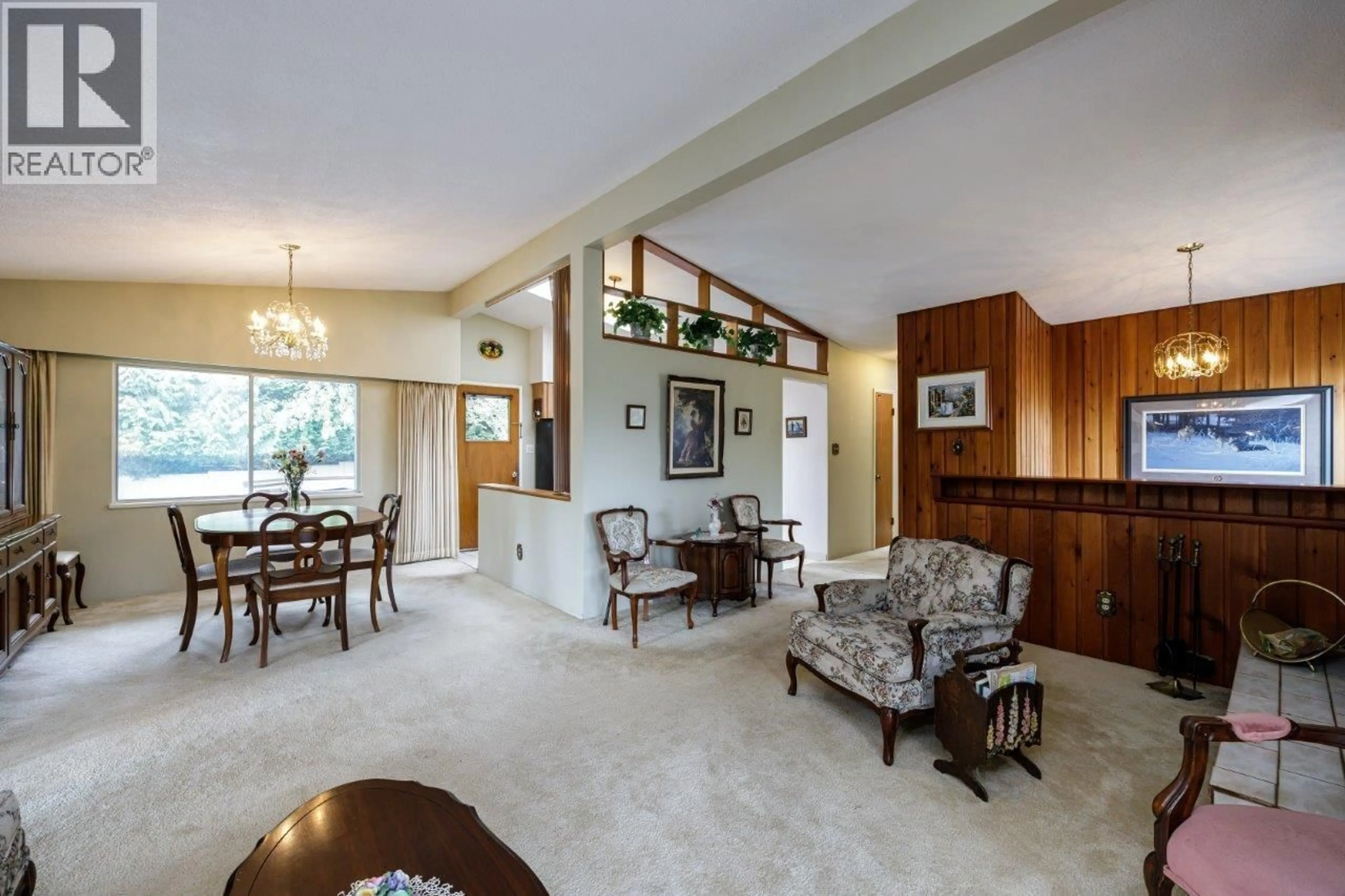 Unknown for 697 PLYMOUTH DRIVE, North Vancouver British Columbia V7H2H5