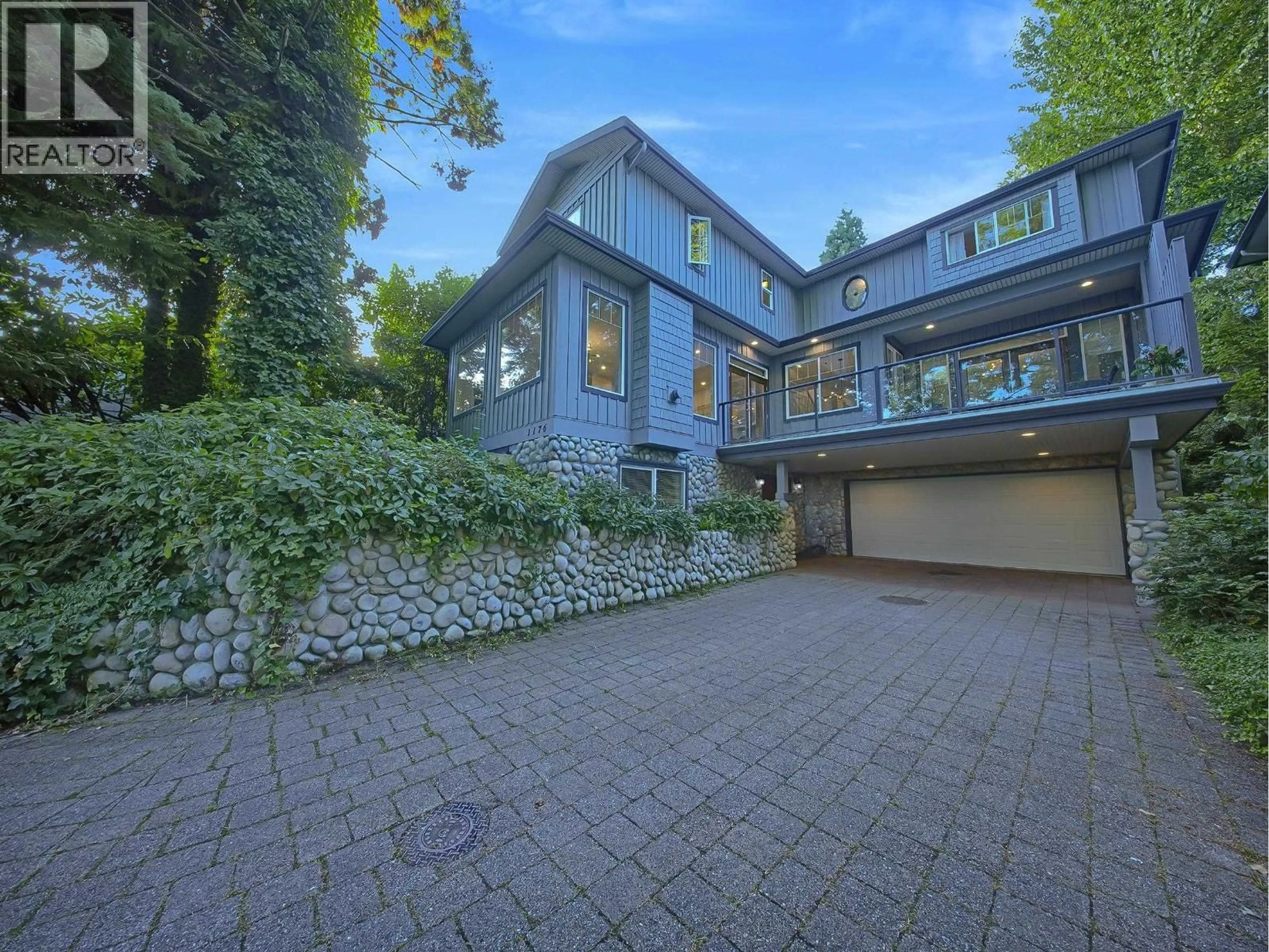 A pic from outside/outdoor area/front of a property/back of a property/a pic from drone, unknown for 1176 17TH STREET, North Vancouver British Columbia V7P1W2