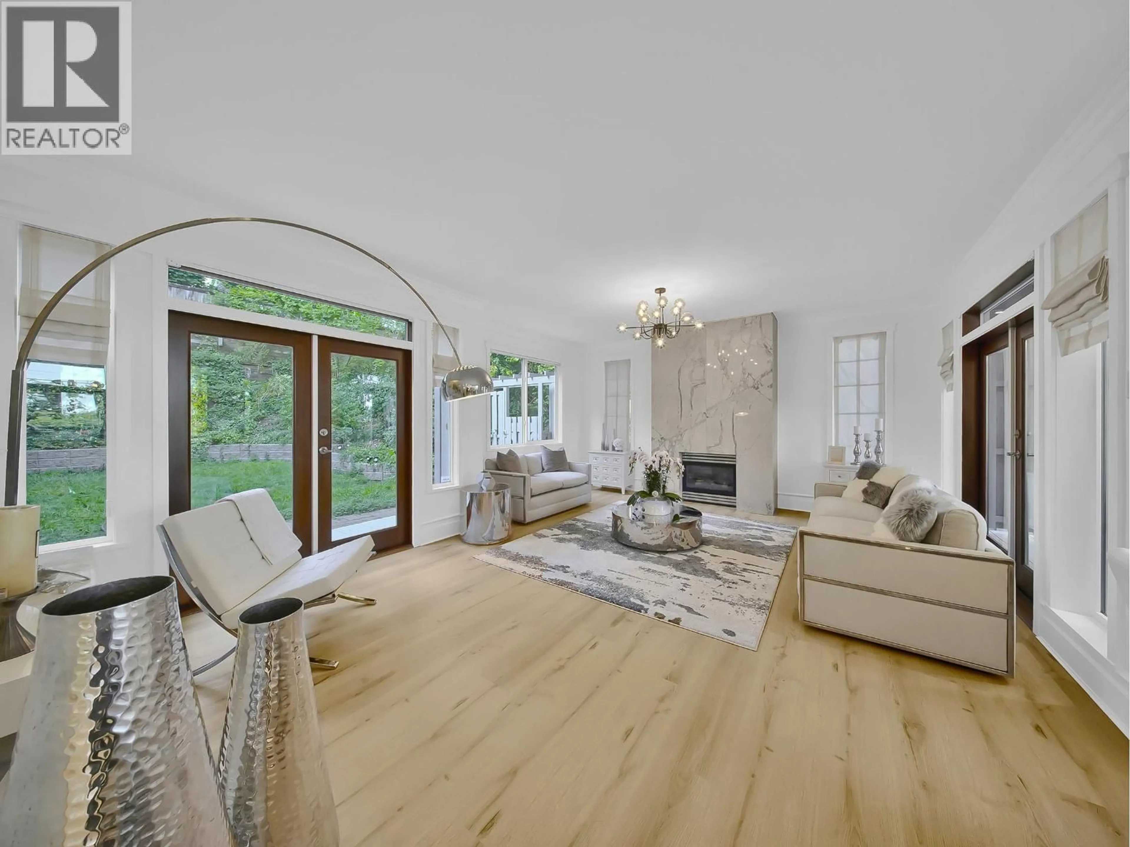Living room with furniture, unknown for 1176 17TH STREET, North Vancouver British Columbia V7P1W2