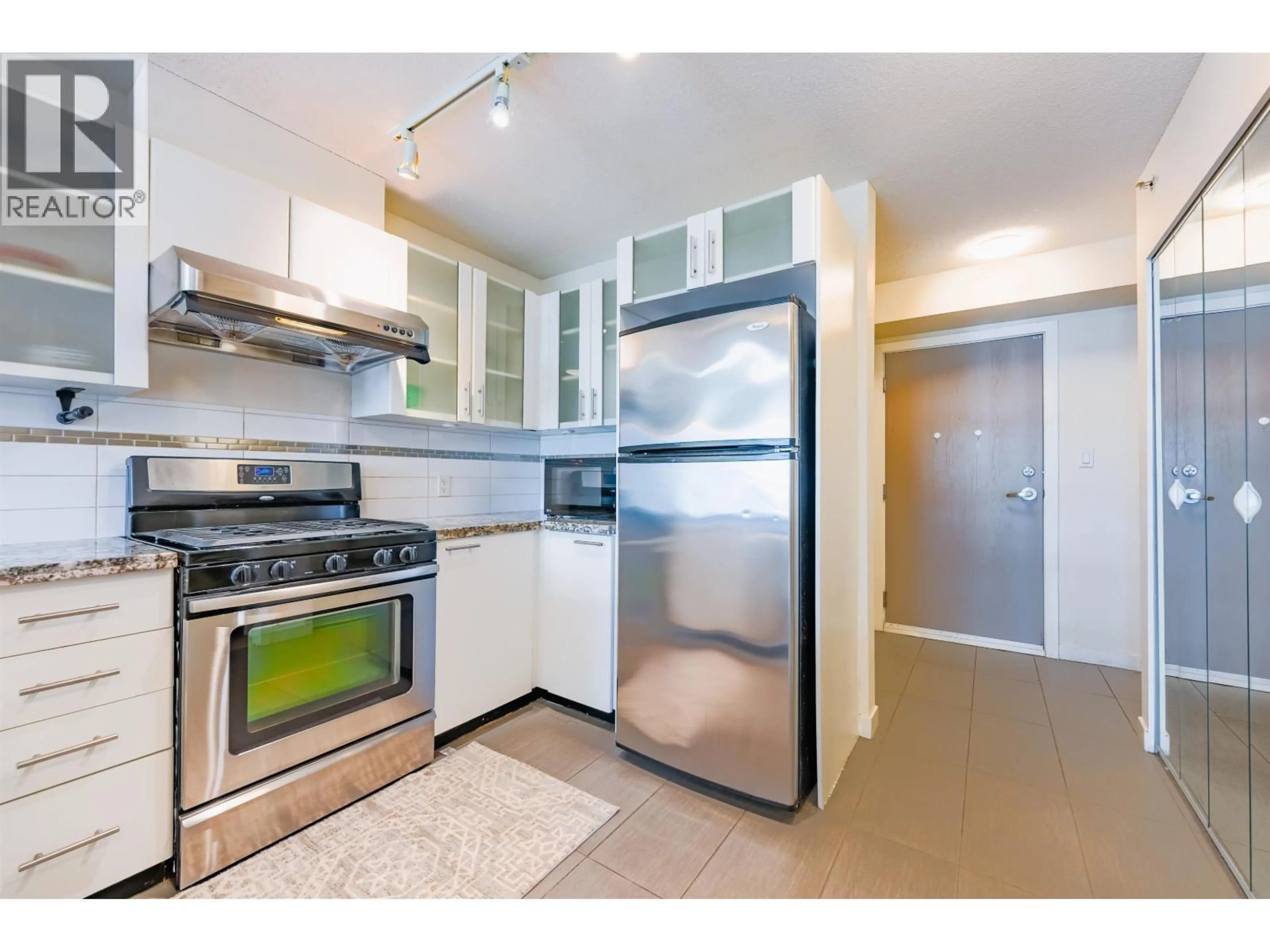Standard kitchen, unknown for 511 - 7888 SABA ROAD, Richmond British Columbia V6Y0A2