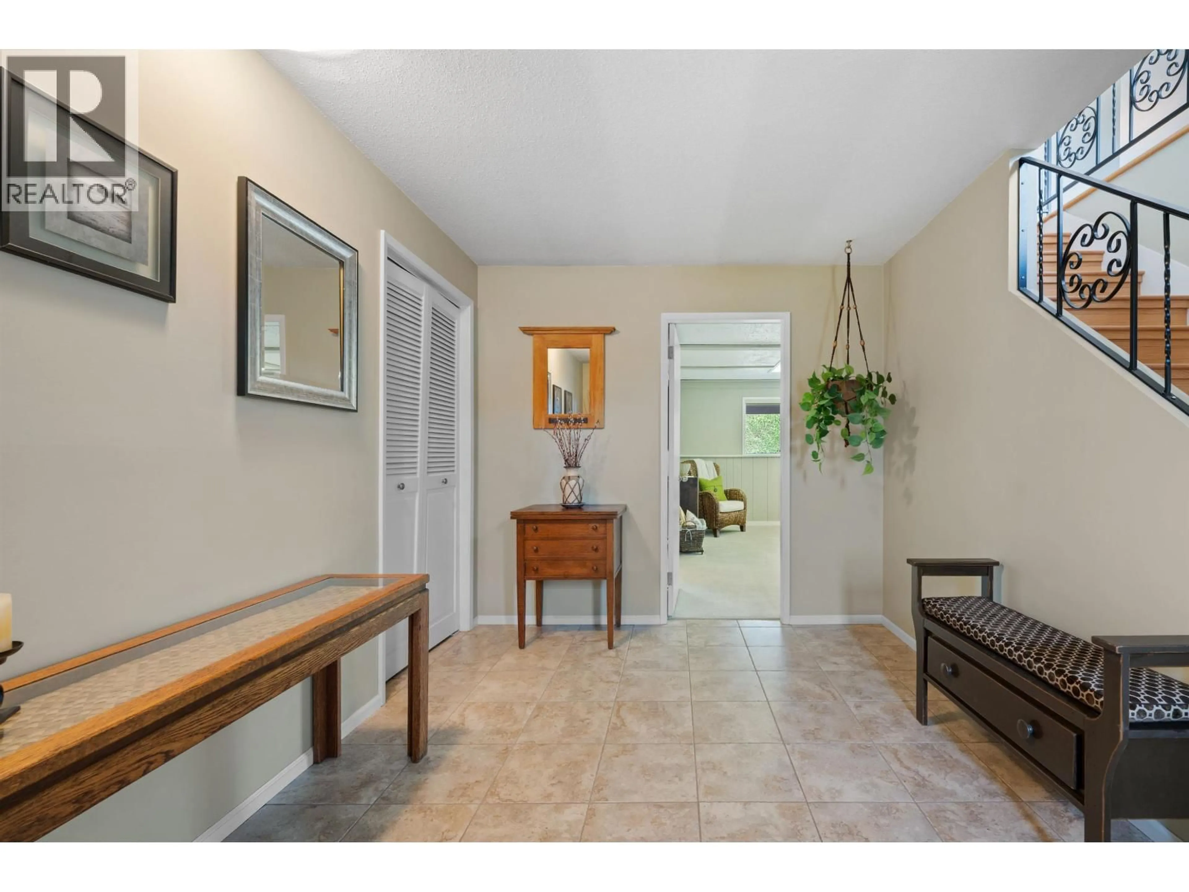 Indoor entryway for 9640 AQUILA ROAD, Richmond British Columbia V7A3R2