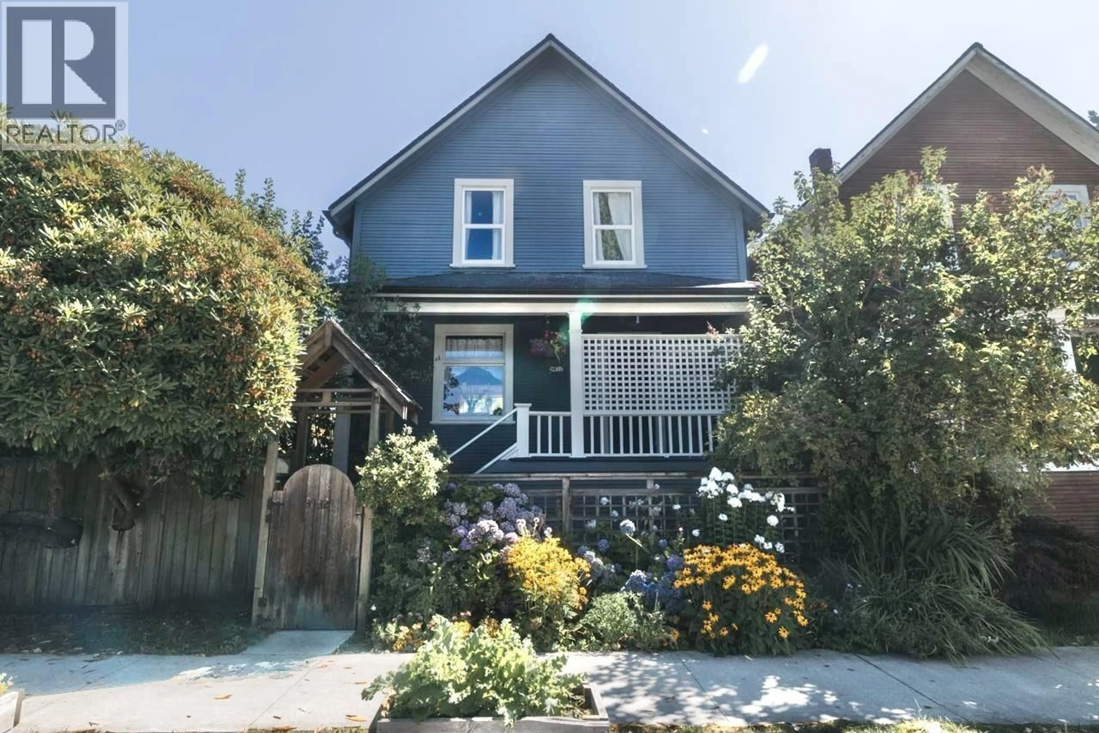 Unknown for 3432 ST. CATHERINES STREET, Vancouver British Columbia V5V4K8