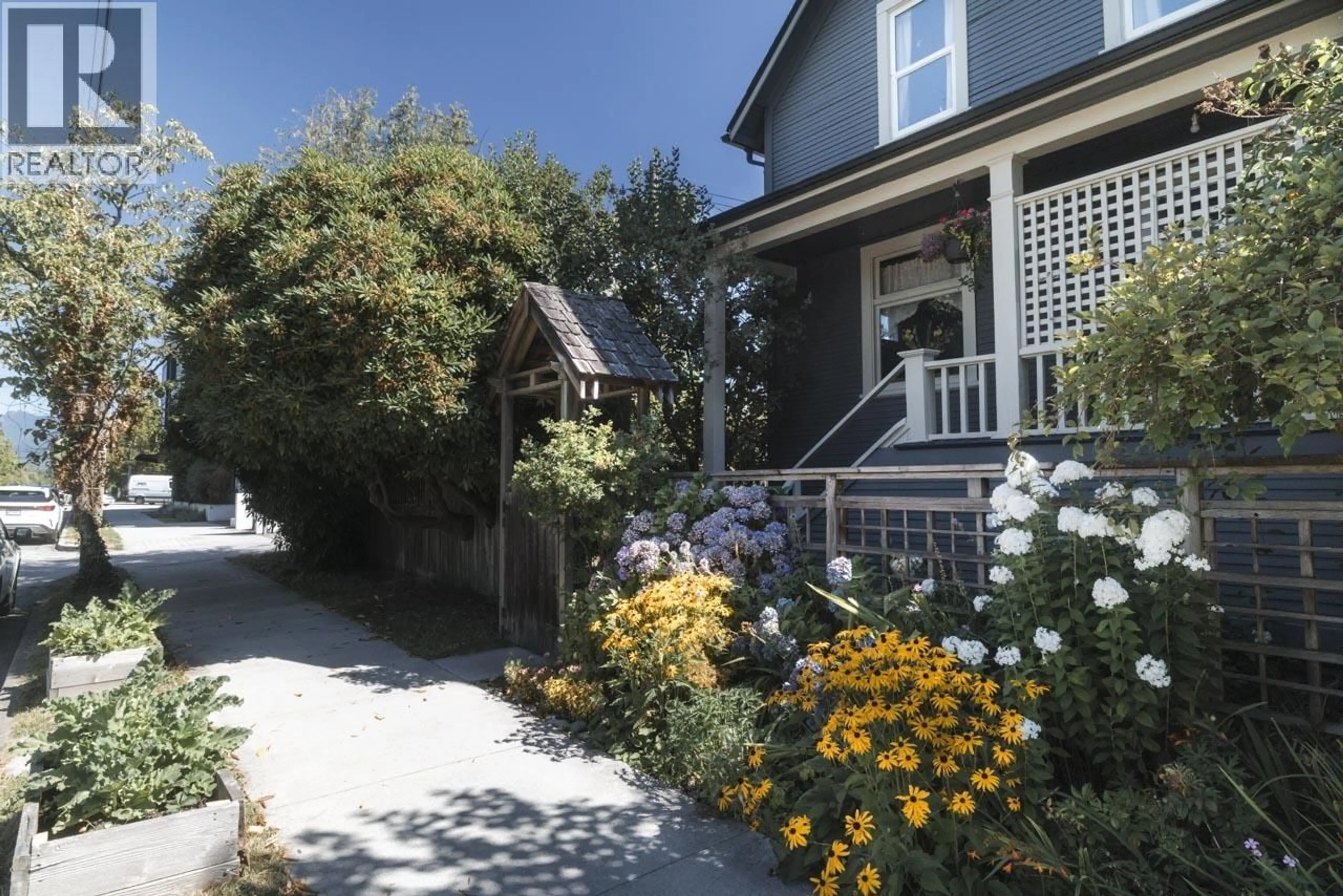 Patio, street for 3432 ST. CATHERINES STREET, Vancouver British Columbia V5V4K8