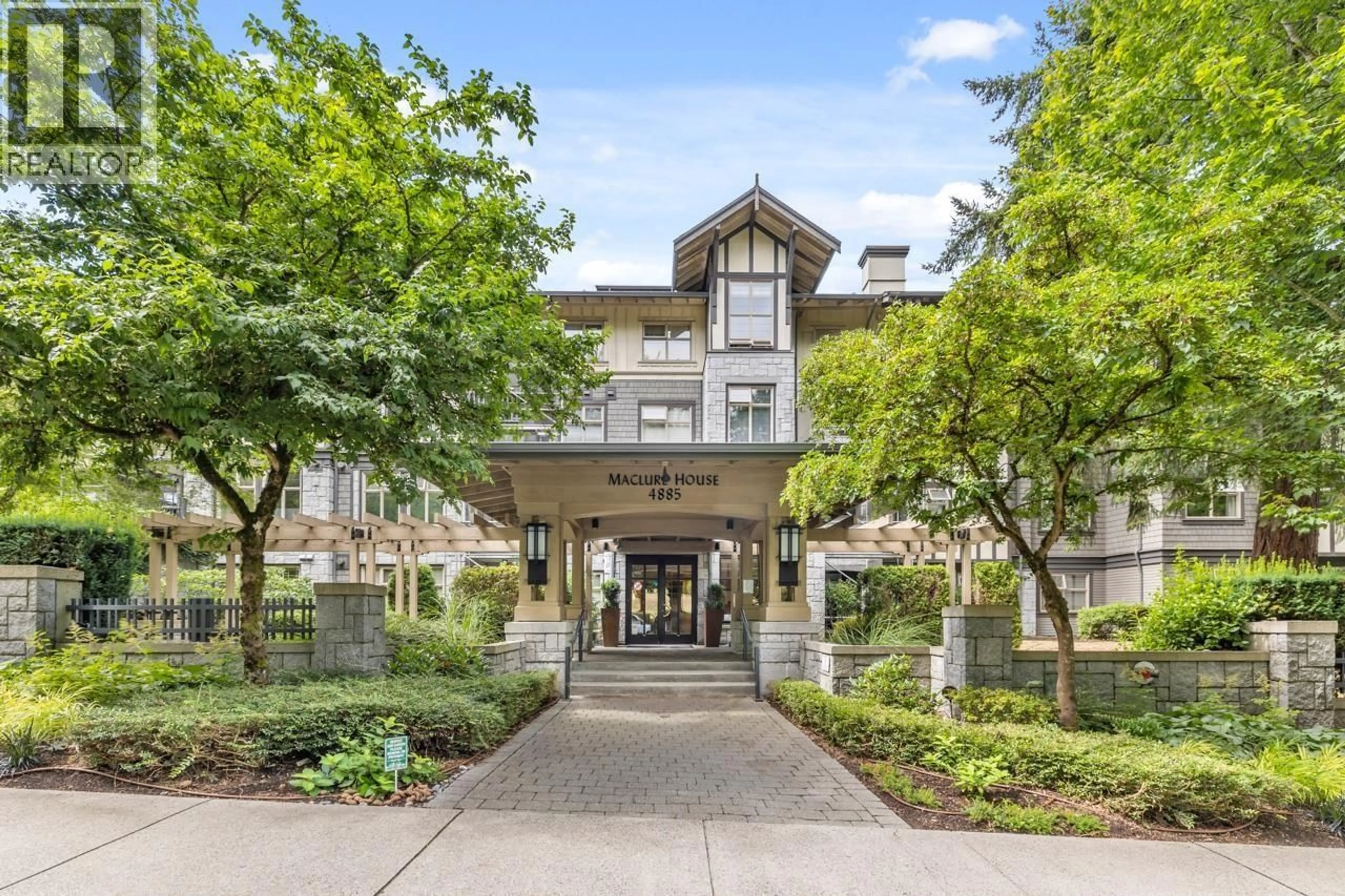 Indoor foyer for 210 - 4885 VALLEY DRIVE, Vancouver British Columbia V6J5M7