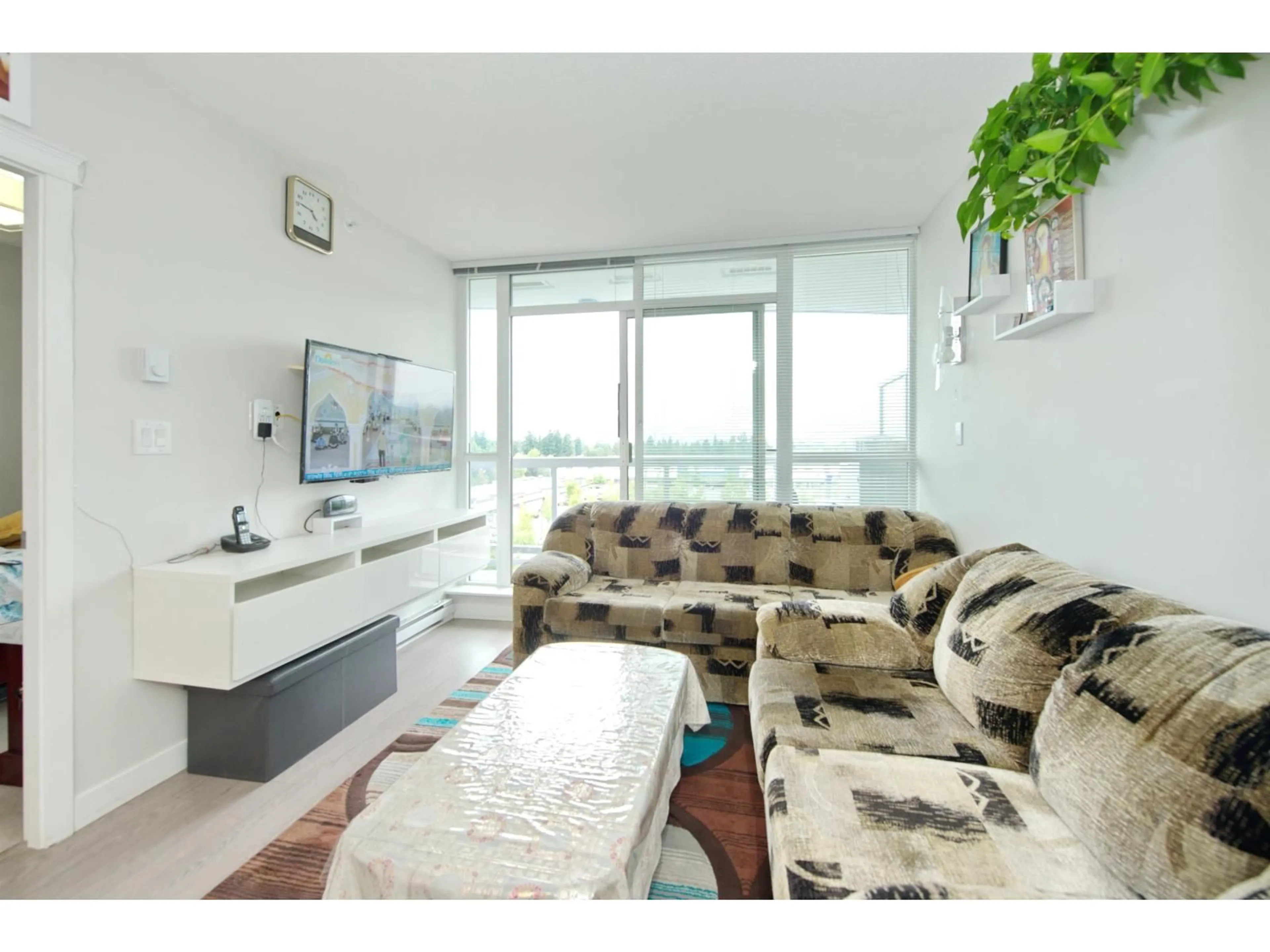 Living room with furniture, unknown for 703 - 11967 80, Delta British Columbia V4C0E2