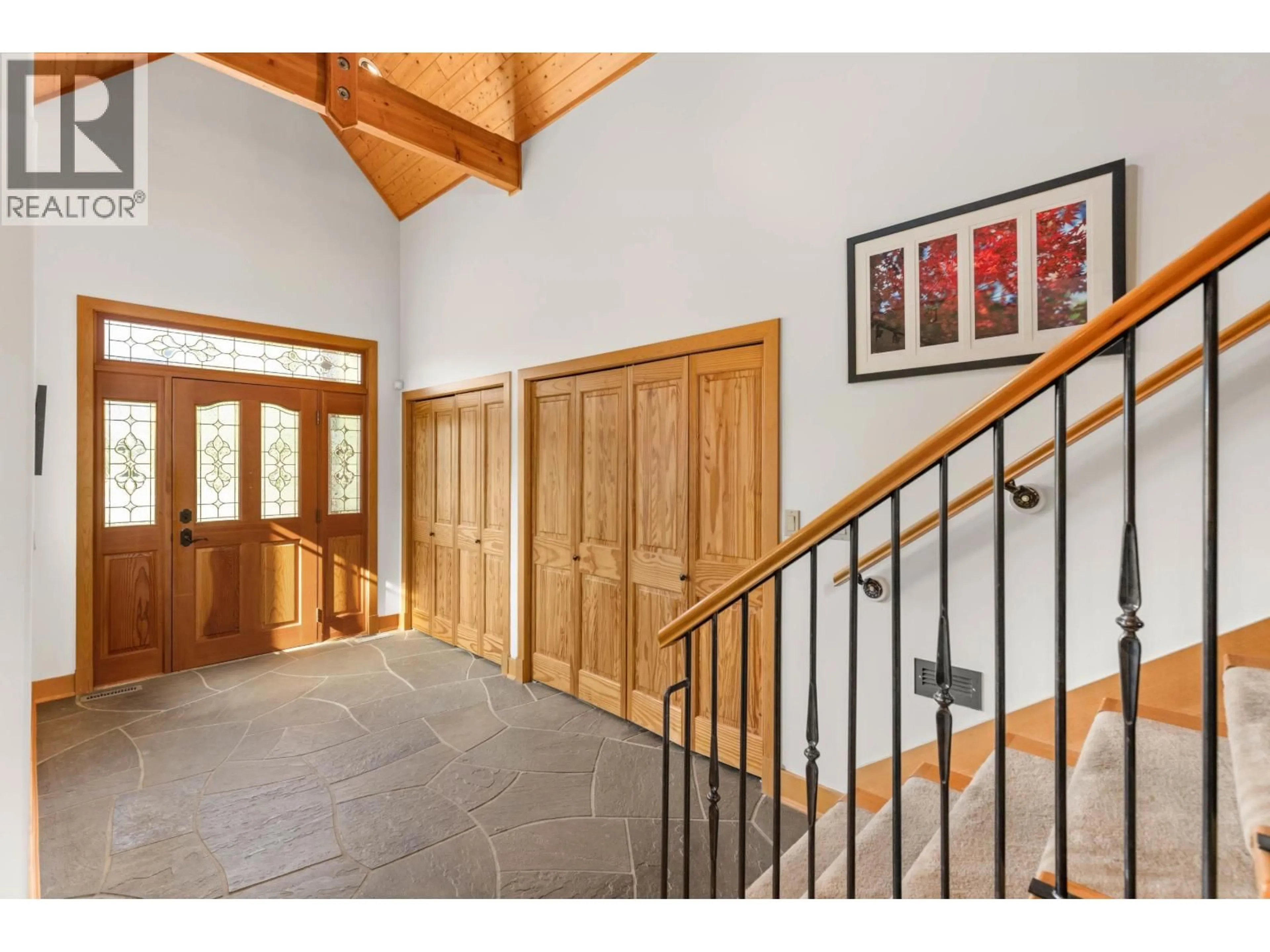 Indoor foyer for 1360 COLLINS ROAD, Pemberton British Columbia V0N2L0