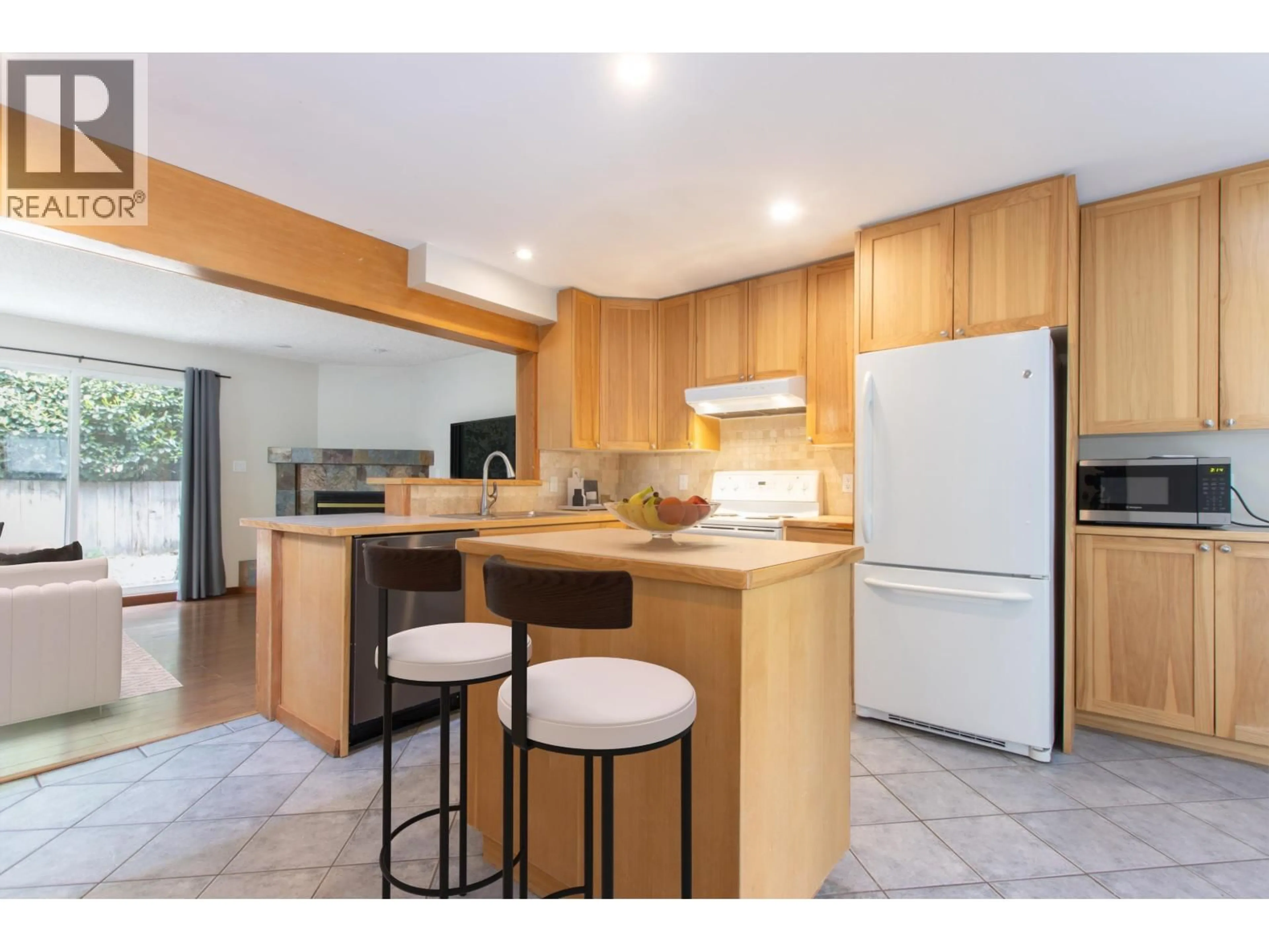 Open concept kitchen, unknown for 39828 NO NAME ROAD, Squamish British Columbia V8B0E7