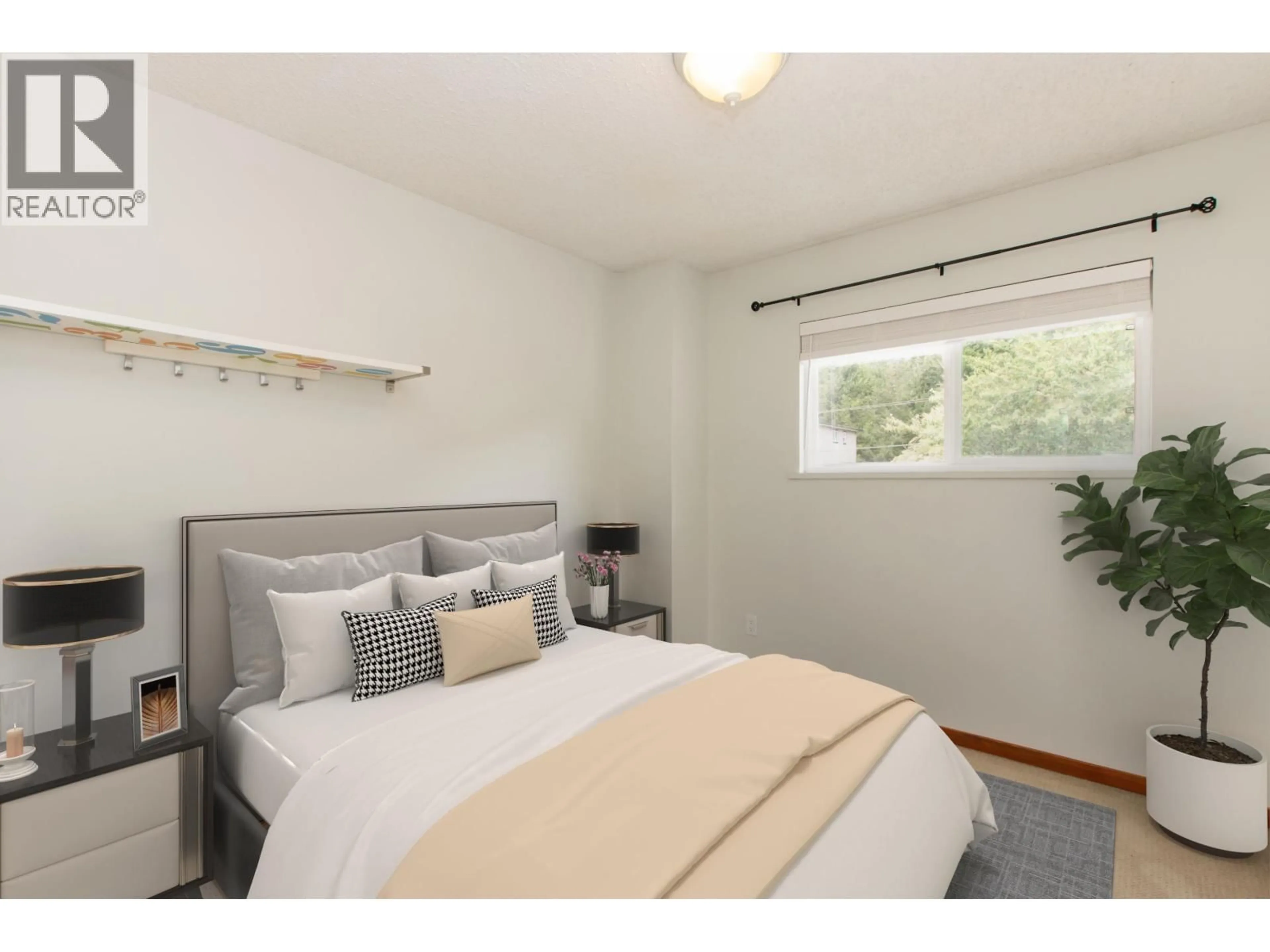 Bedroom with bed, wood/laminate floor for 39828 NO NAME ROAD, Squamish British Columbia V8B0E7