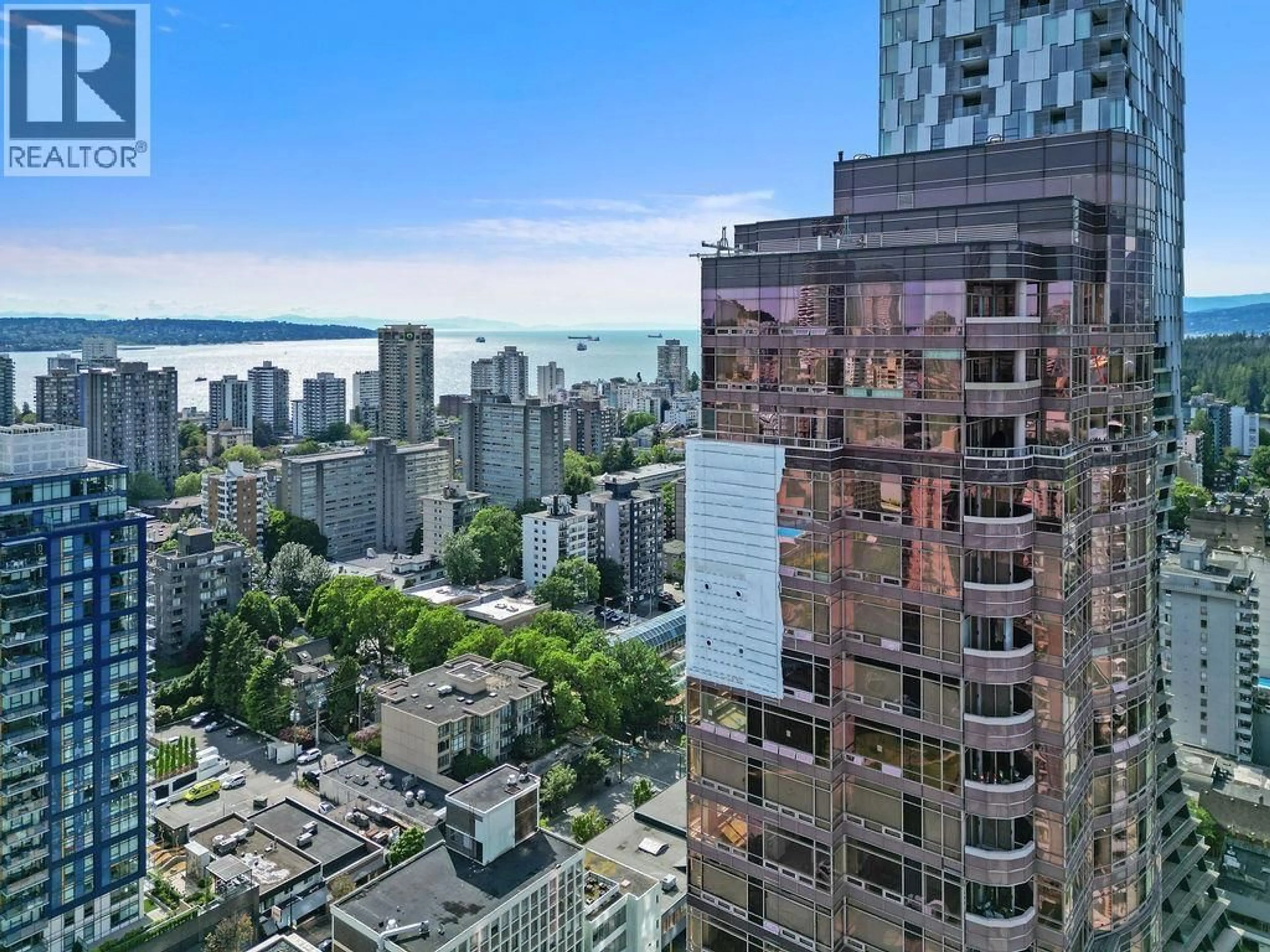 A pic from outside/outdoor area/front of a property/back of a property/a pic from drone, city buildings view from balcony for 1B - 1500 ALBERNI STREET, Vancouver British Columbia V6G3C9
