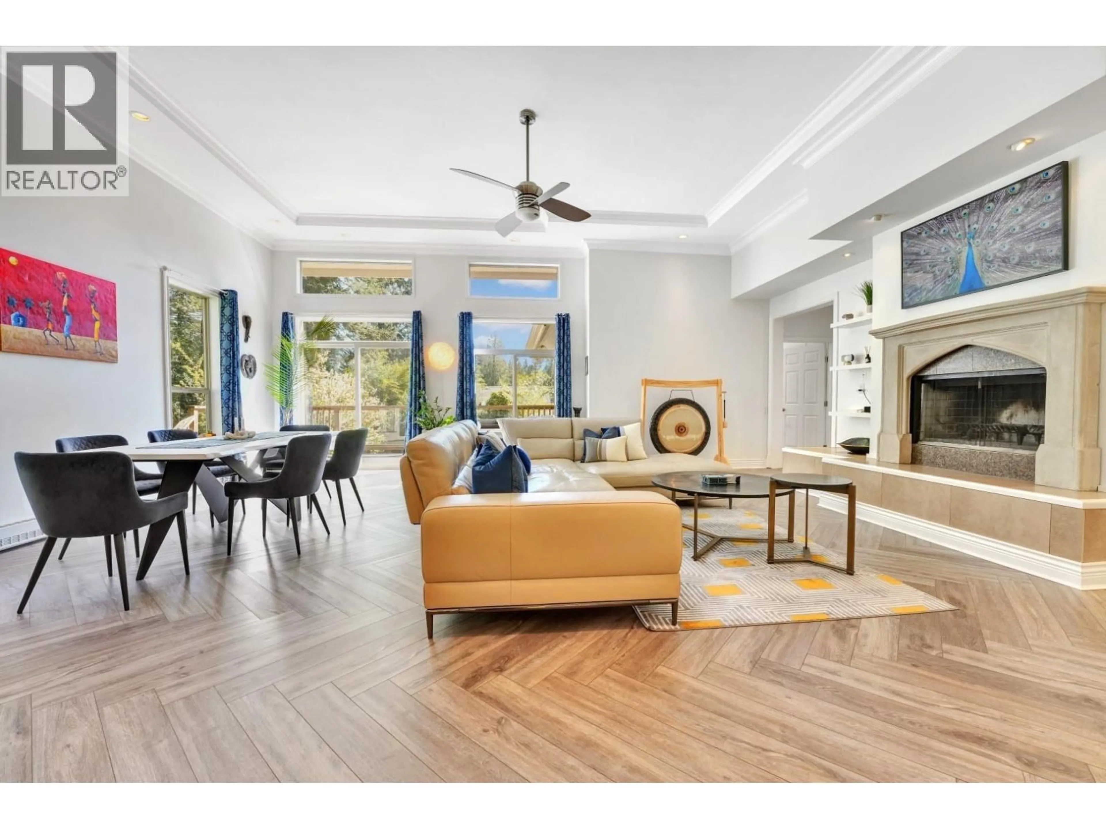 Living room with furniture, ceramic/tile floor for 1321 HILLCREST ROAD, Bowen Island British Columbia V0N1G1
