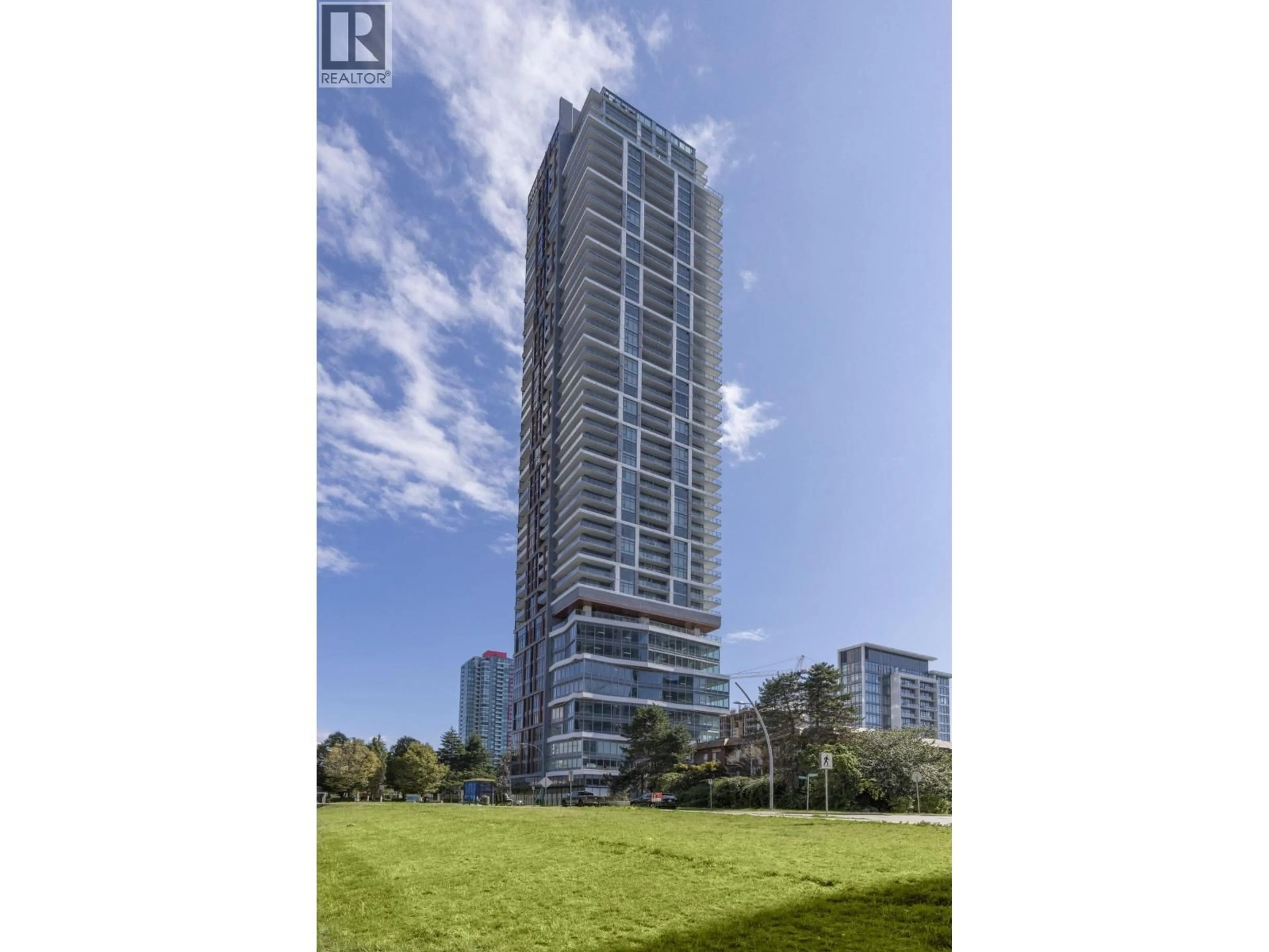 A pic from outside/outdoor area/front of a property/back of a property/a pic from drone, building for 2504 - 6511 SUSSEX AVENUE, Burnaby British Columbia V5H0K5