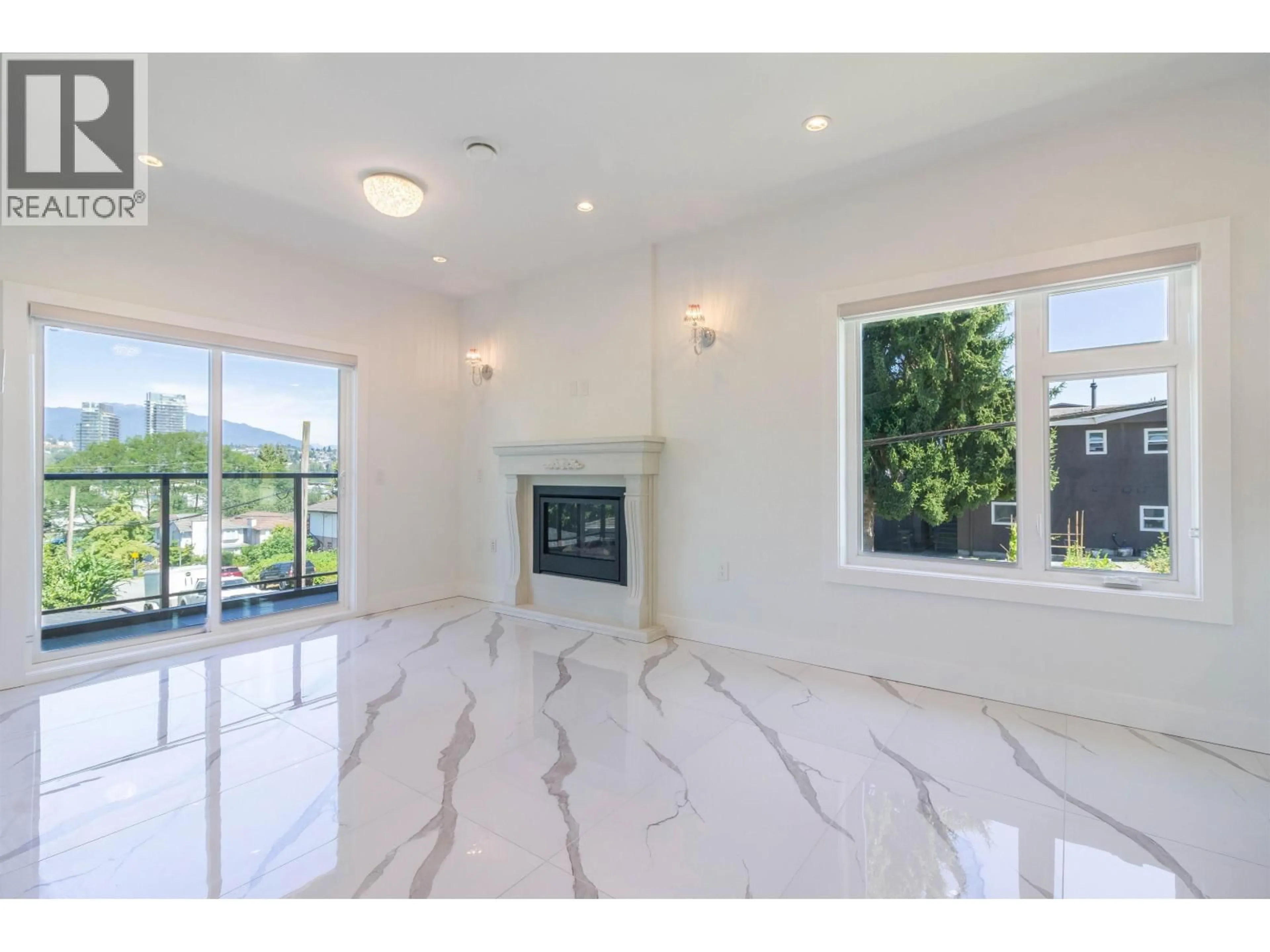 Unknown for 3087 ROYAL OAK AVENUE, Burnaby British Columbia V5G4H5
