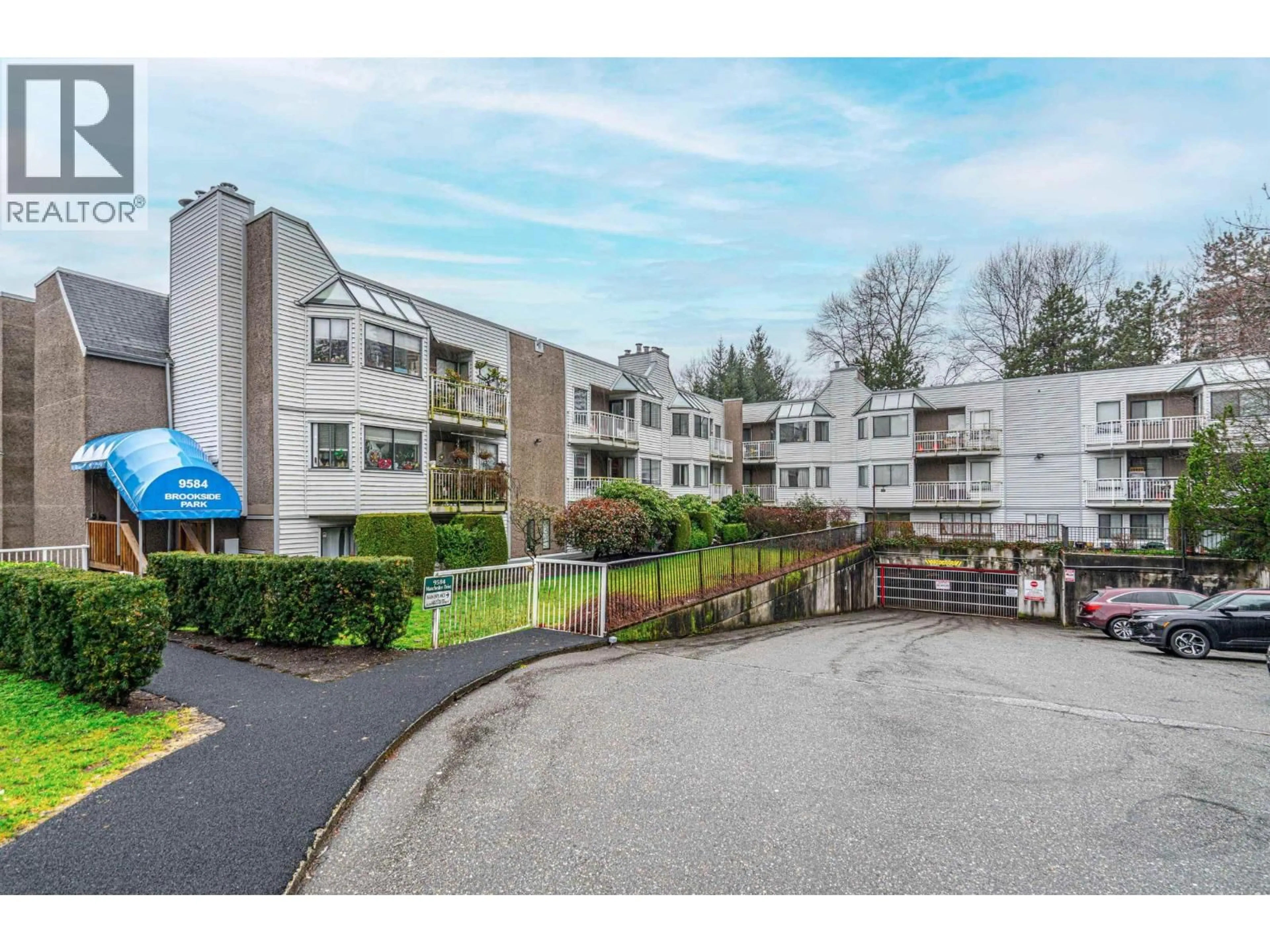 A pic from outside/outdoor area/front of a property/back of a property/a pic from drone, mountain view for 105 - 9584 MANCHESTER DRIVE, Burnaby British Columbia V3N4R1
