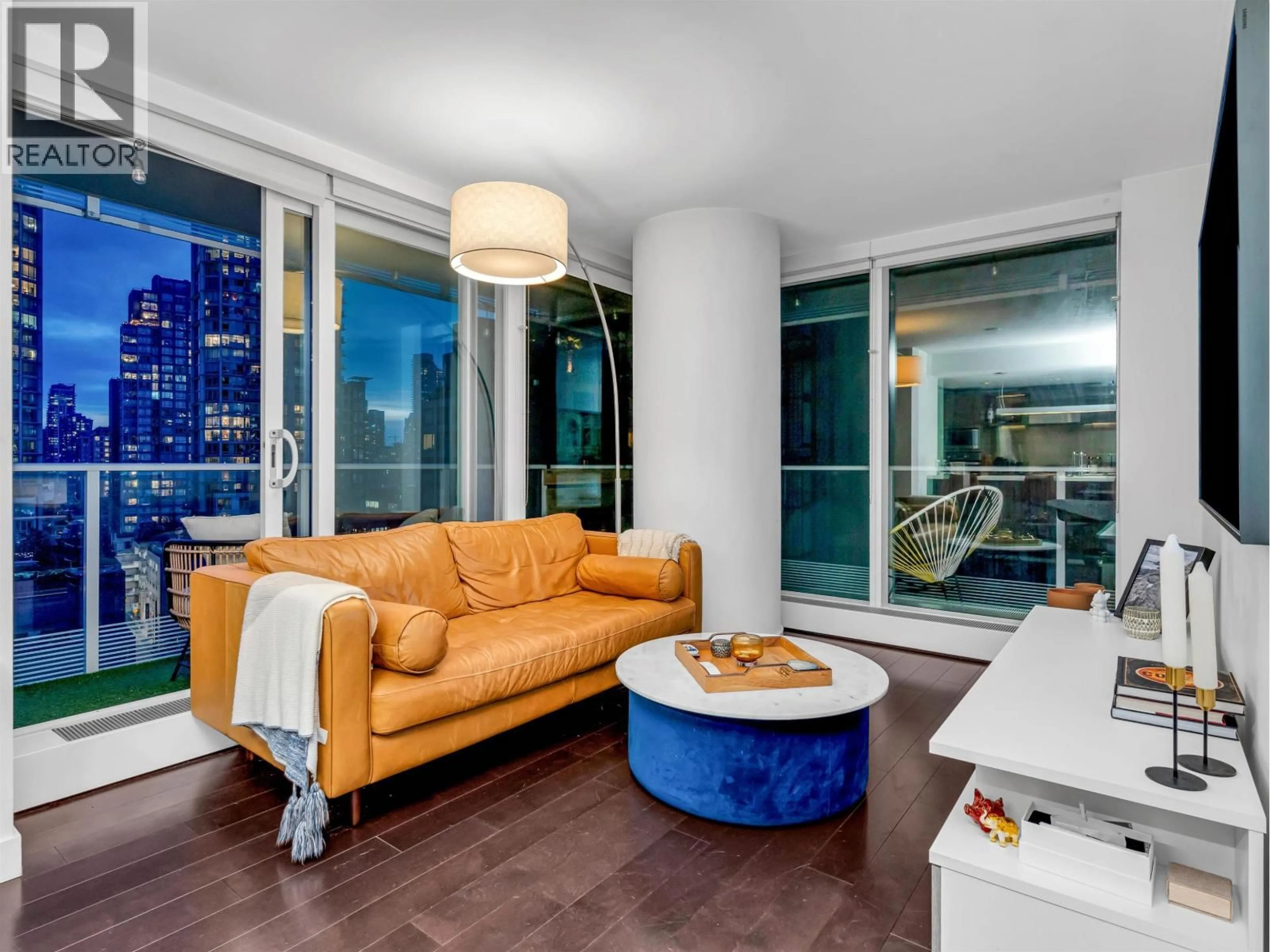 Living room with furniture, unknown for 1001 - 777 RICHARDS STREET, Vancouver British Columbia V6B0M6