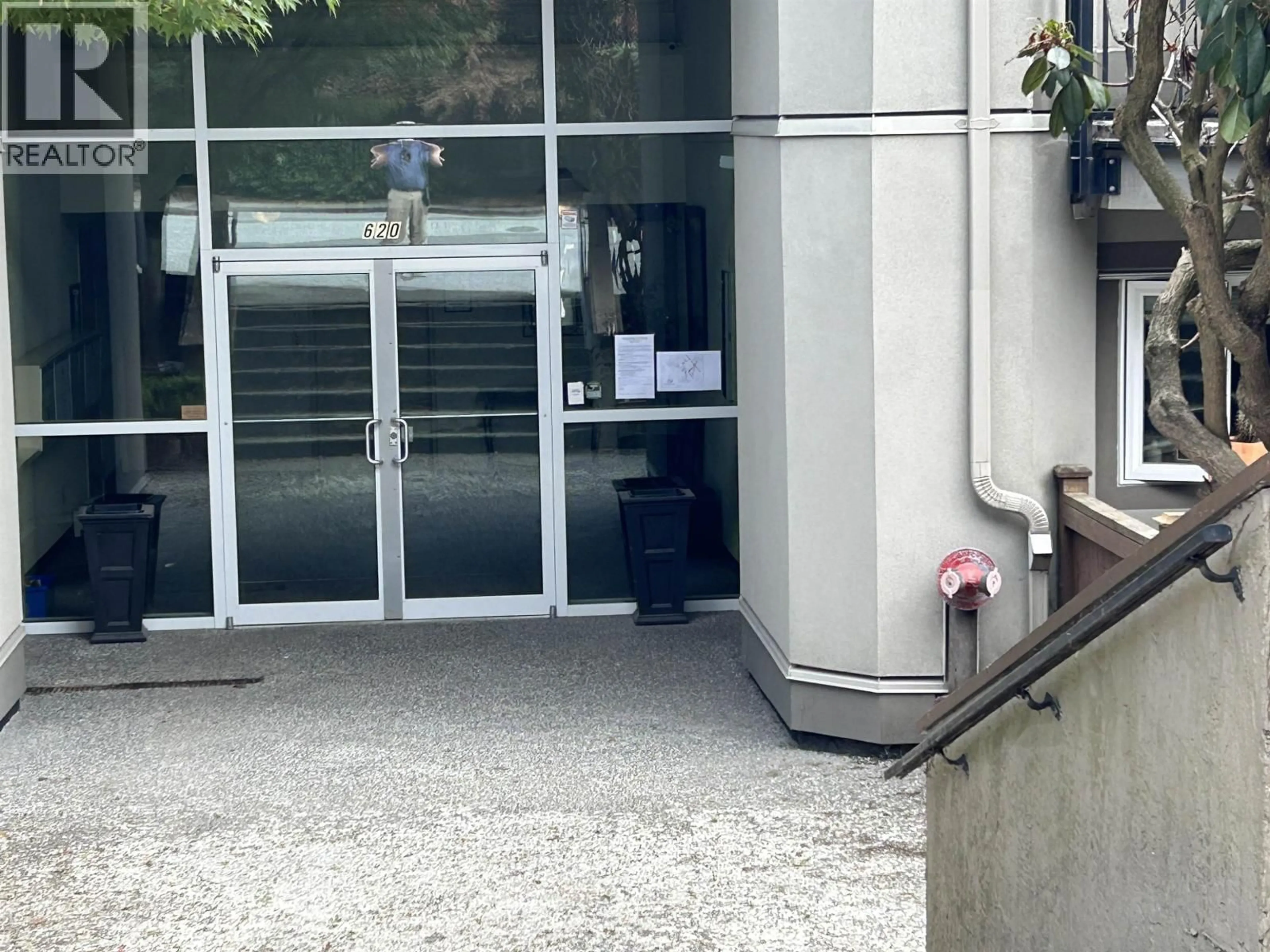 Indoor foyer for 206 - 602 BLACKFORD STREET, New Westminster British Columbia V3M1R6
