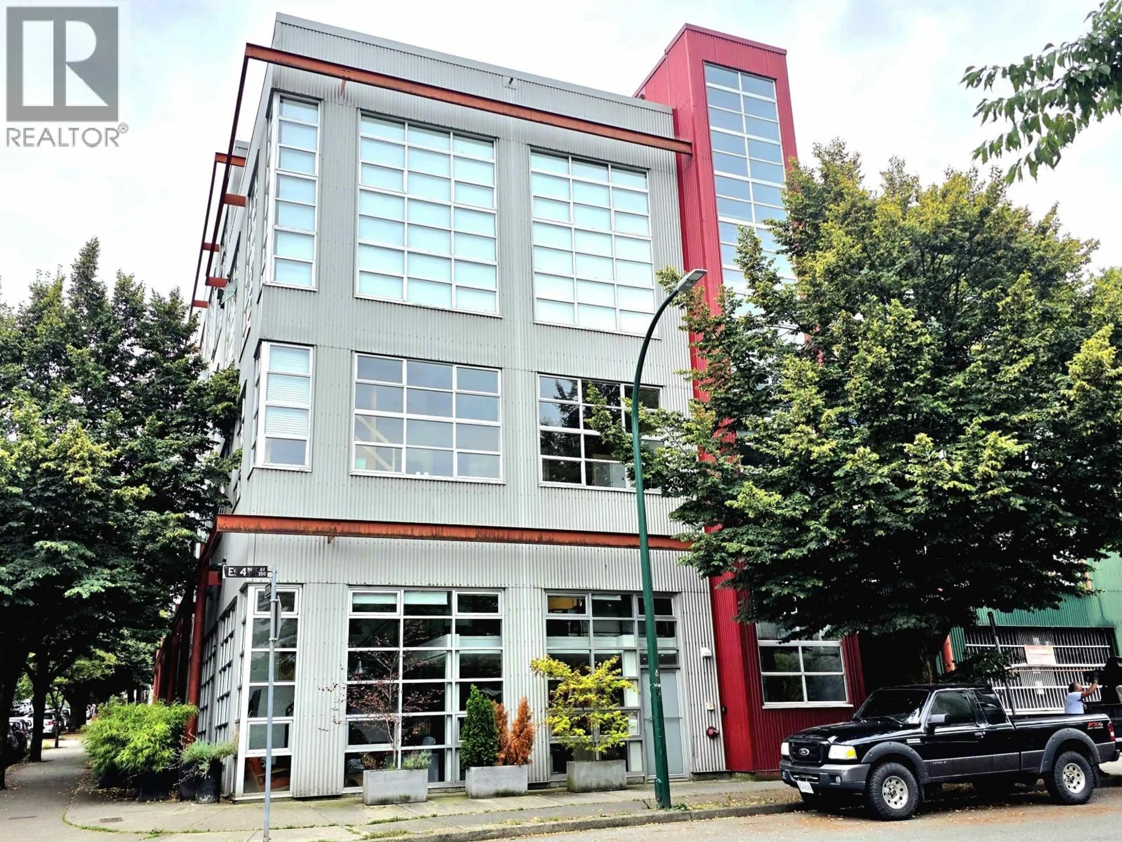 Indoor foyer for 201 - 272 4TH AVENUE, Vancouver British Columbia V5T4S2