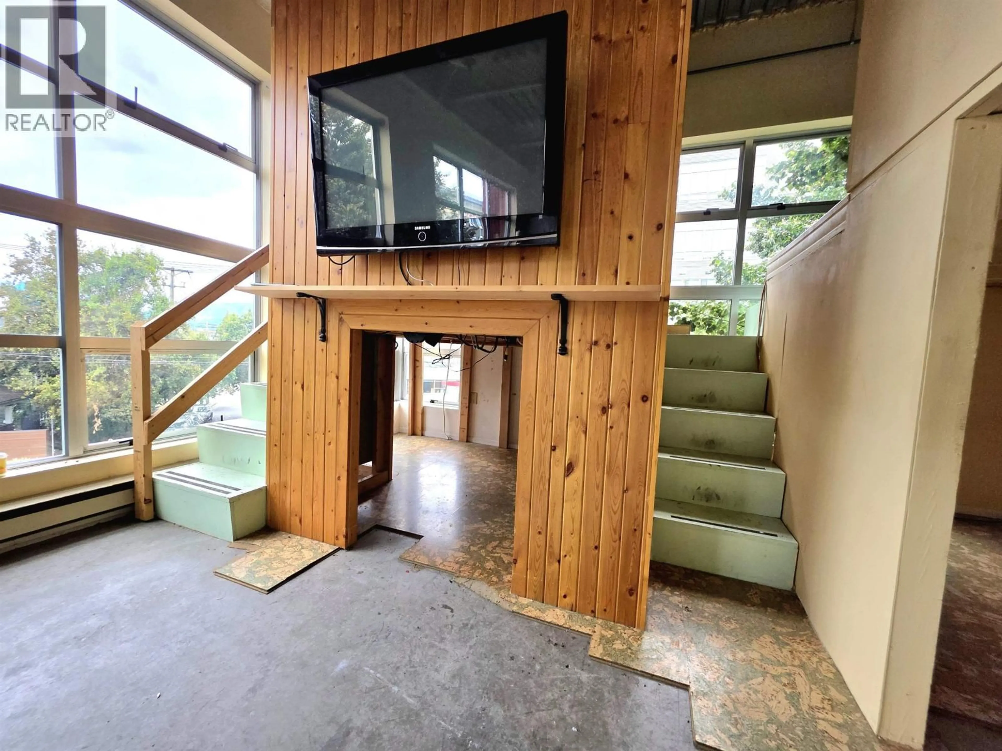 Indoor foyer for 201 - 272 4TH AVENUE, Vancouver British Columbia V5T4S2