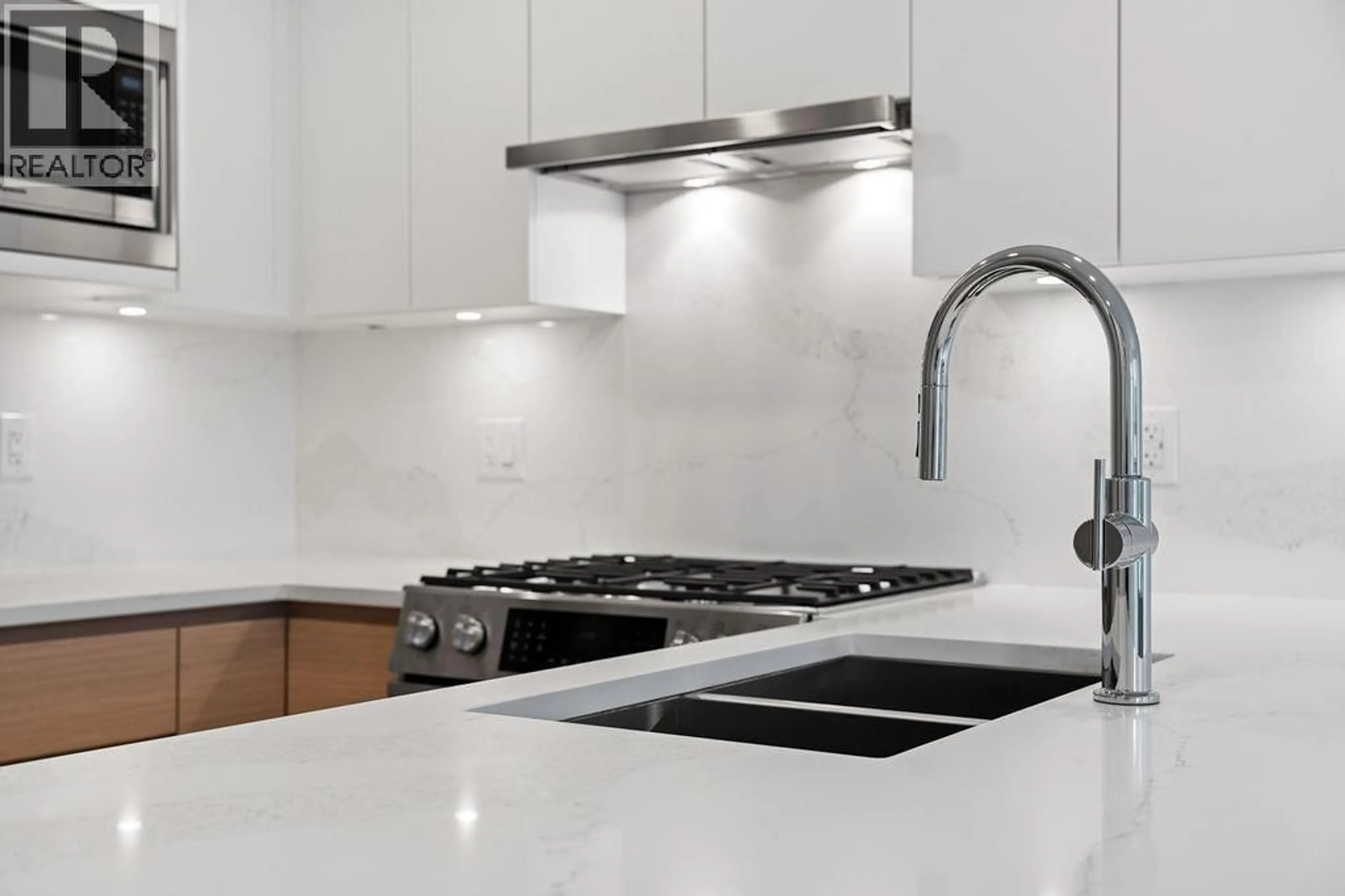 Contemporary kitchen, ceramic/tile floor for 305 - 4788 HASTINGS STREET, Burnaby British Columbia V5C0P4