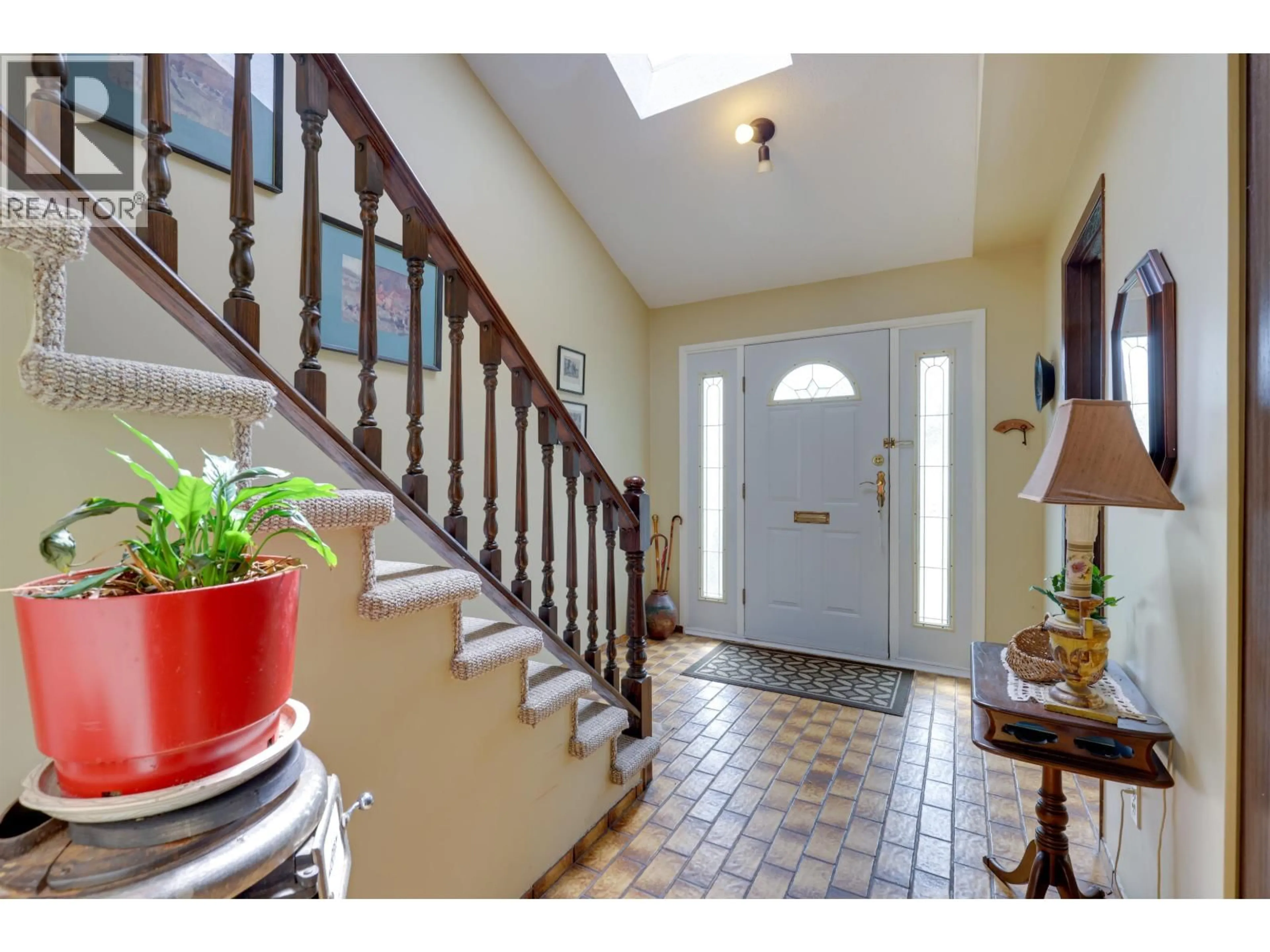 Indoor entryway for 2855 22ND AVENUE, Vancouver British Columbia V6L1M7