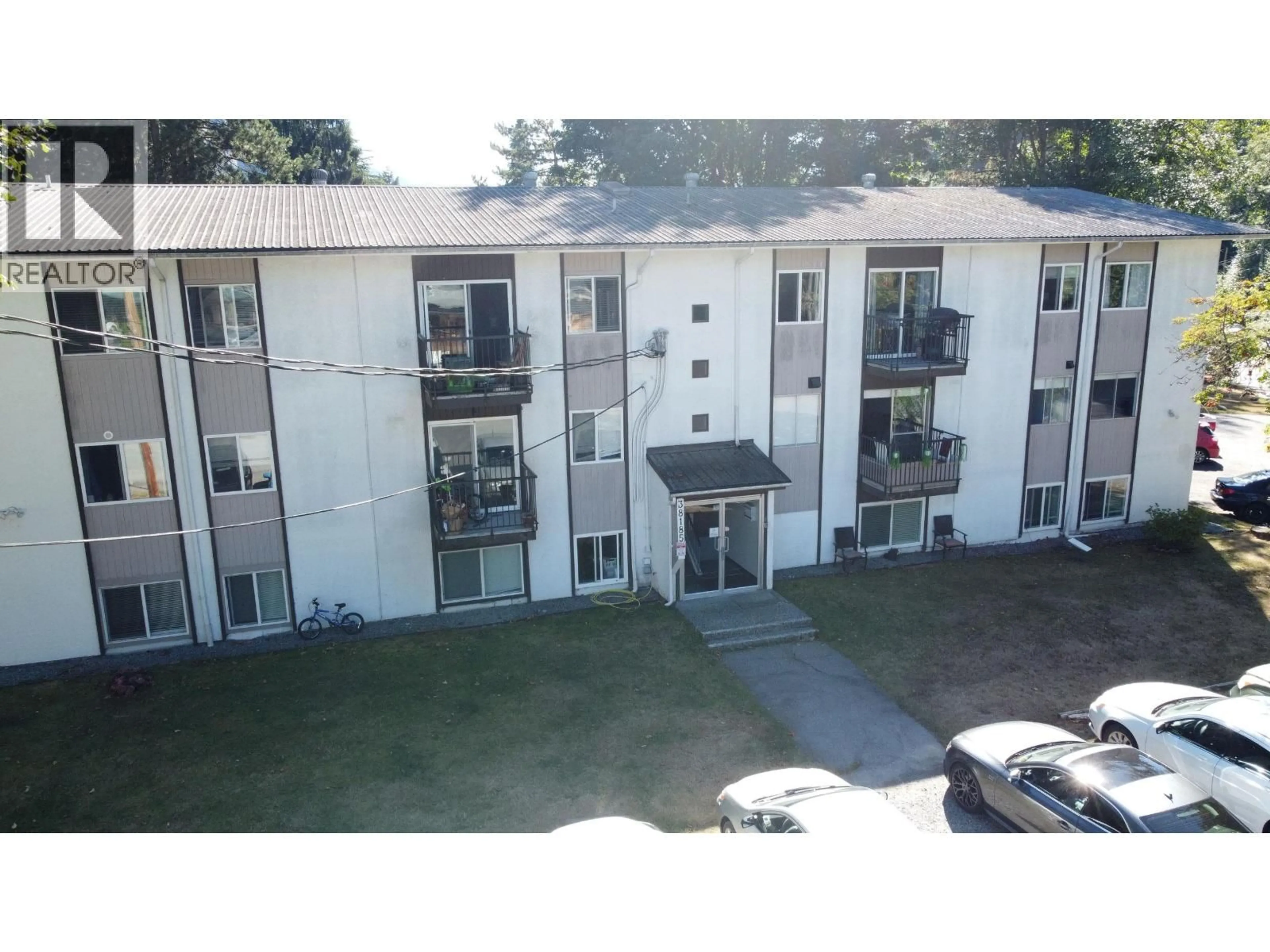 A pic from outside/outdoor area/front of a property/back of a property/a pic from drone, building for 49 - 38185 WESTWAY AVENUE, Squamish British Columbia V8B0L6