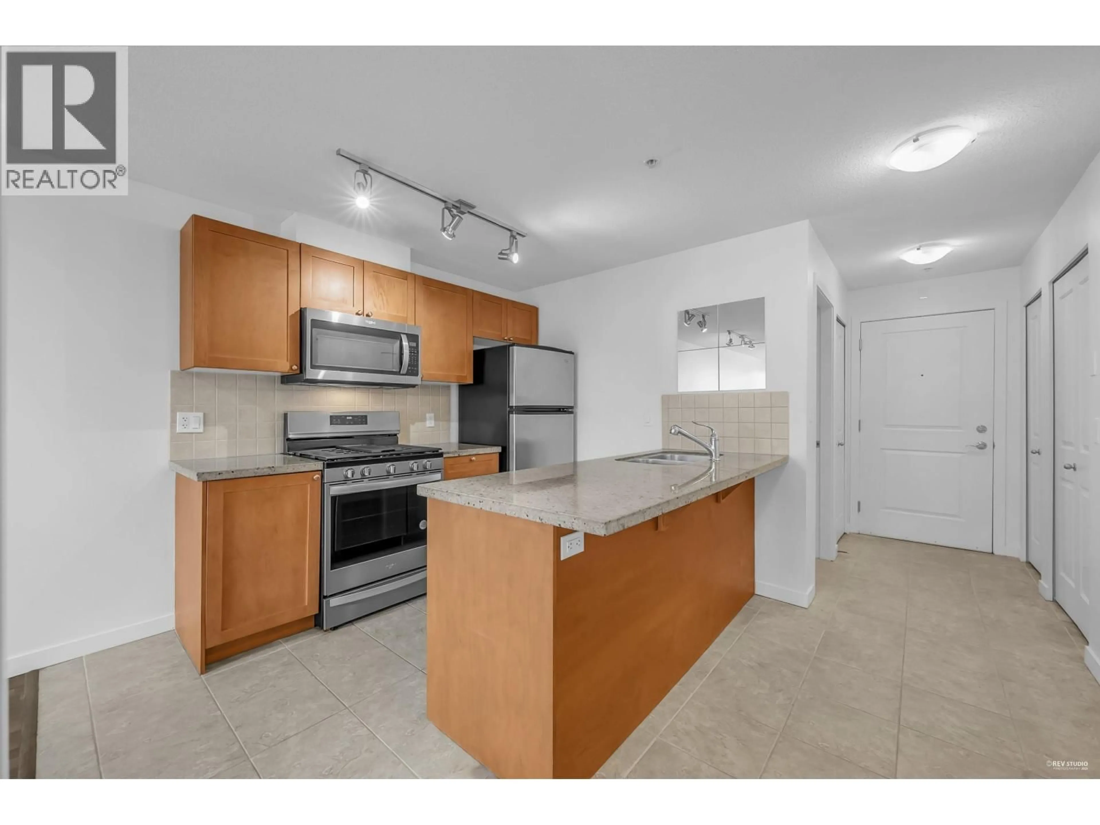 Standard kitchen, unknown for 309 - 2636 HASTINGS STREET, Vancouver British Columbia V5K0A4