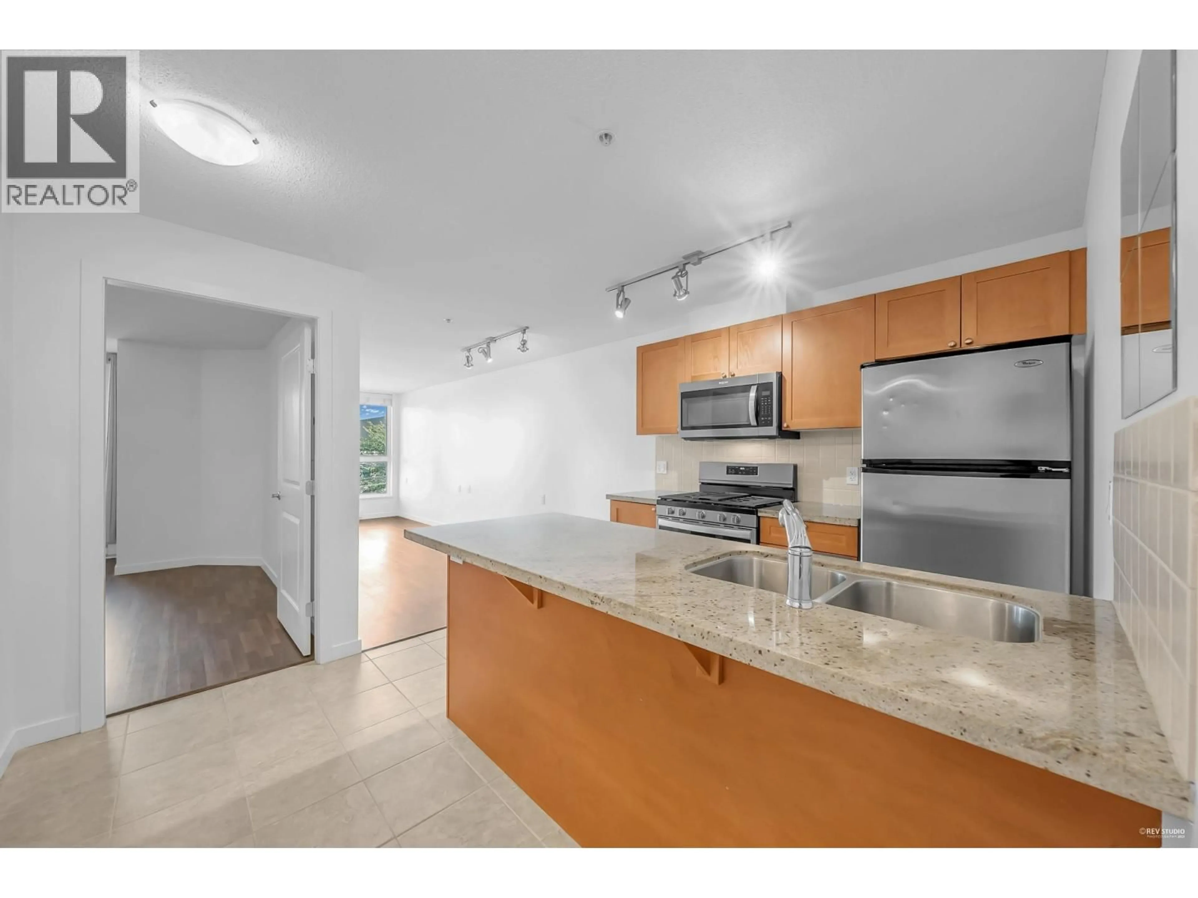 Standard kitchen, unknown for 309 - 2636 HASTINGS STREET, Vancouver British Columbia V5K0A4