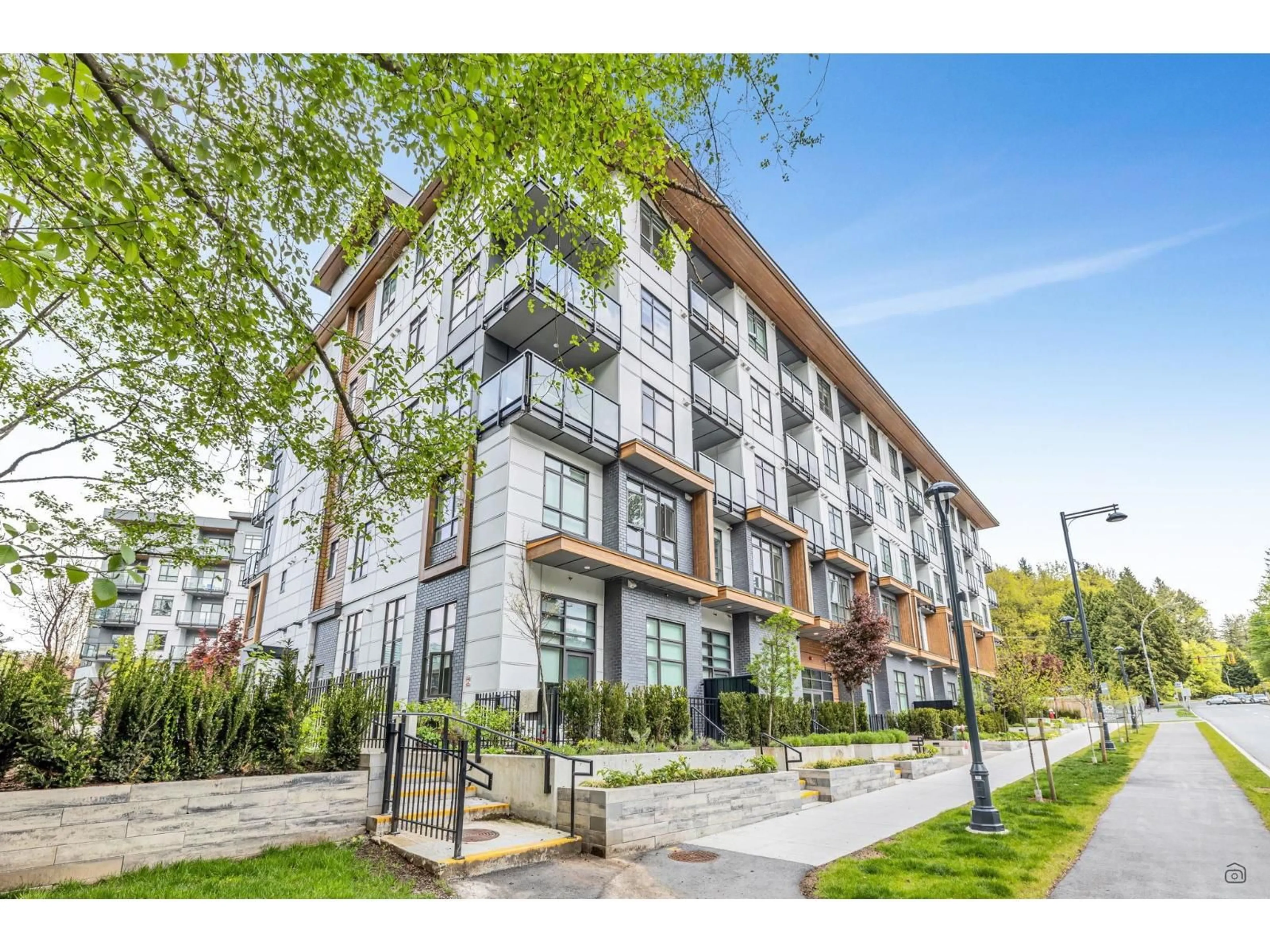 Patio, unknown for 307 - 13969 96, Surrey British Columbia V3T0T1