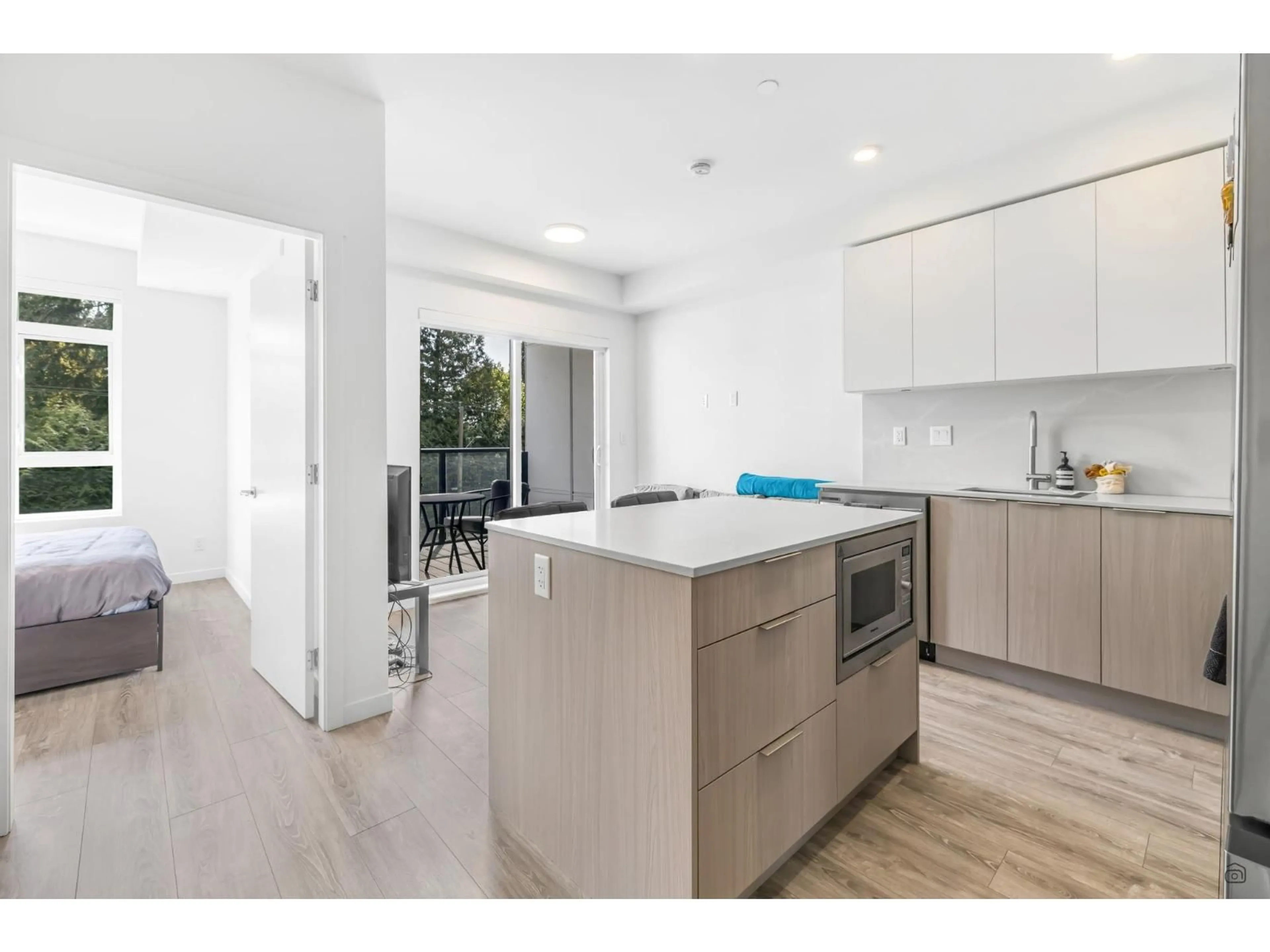 Open concept kitchen, unknown for 307 - 13969 96, Surrey British Columbia V3T0T1