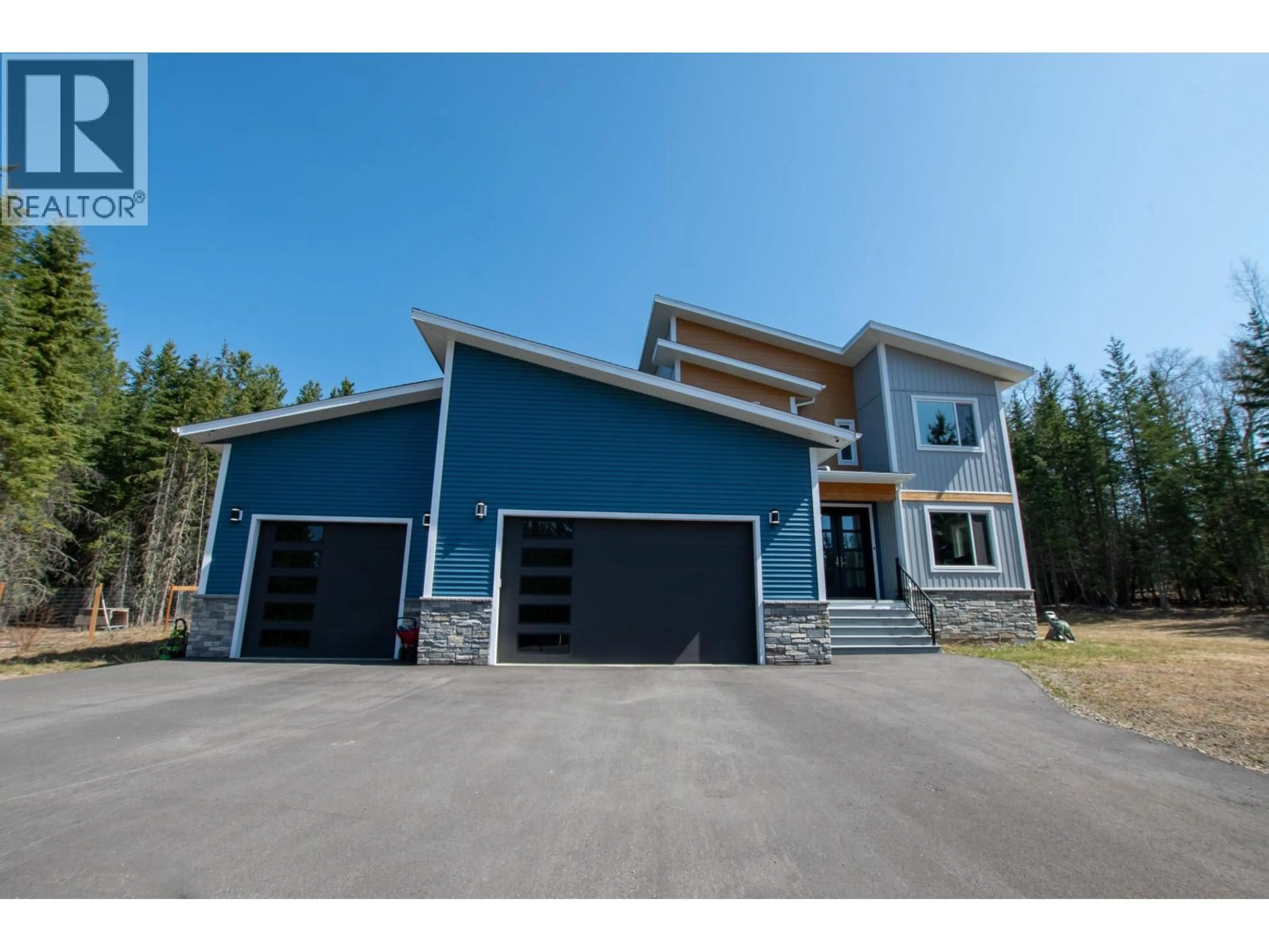 Indoor garage for 10044 PARK MEADOWS DRIVE, Prince George British Columbia V2N0H7