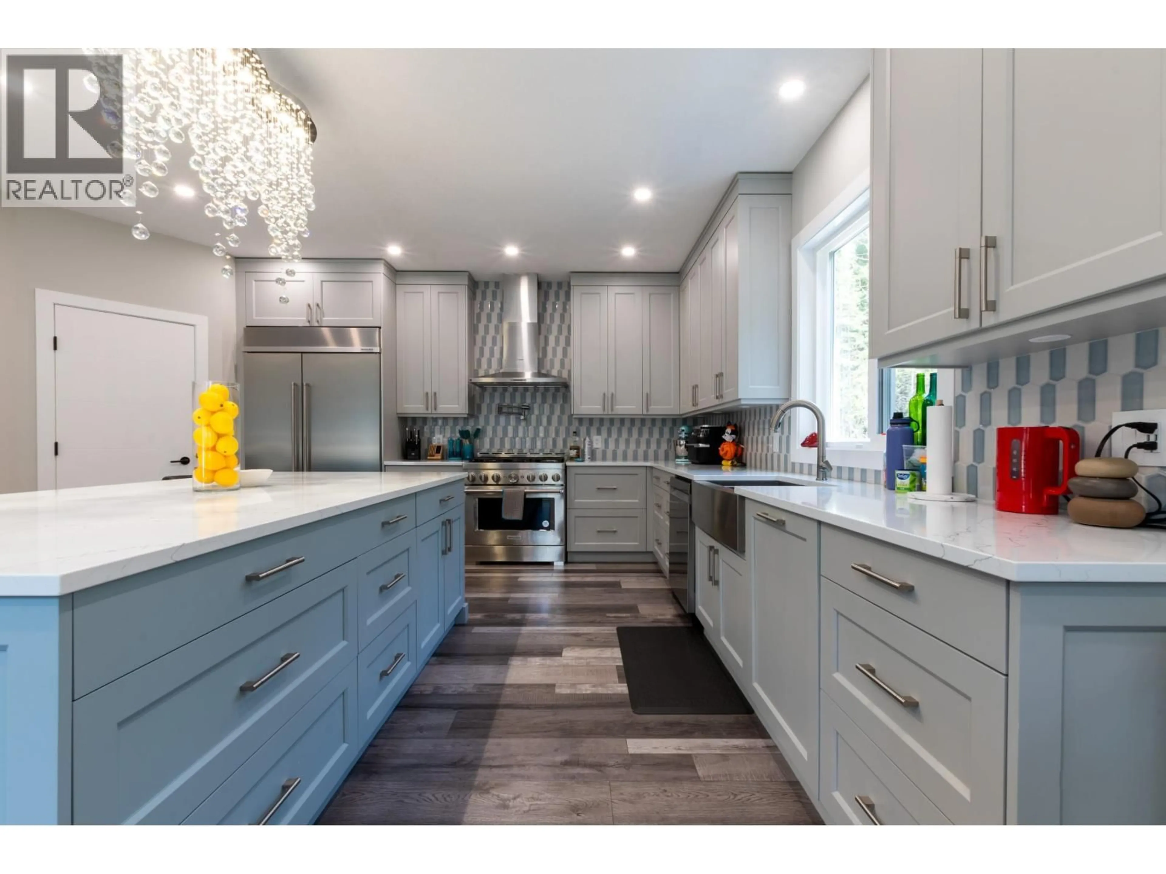 Contemporary kitchen, unknown for 10044 PARK MEADOWS DRIVE, Prince George British Columbia V2N0H7