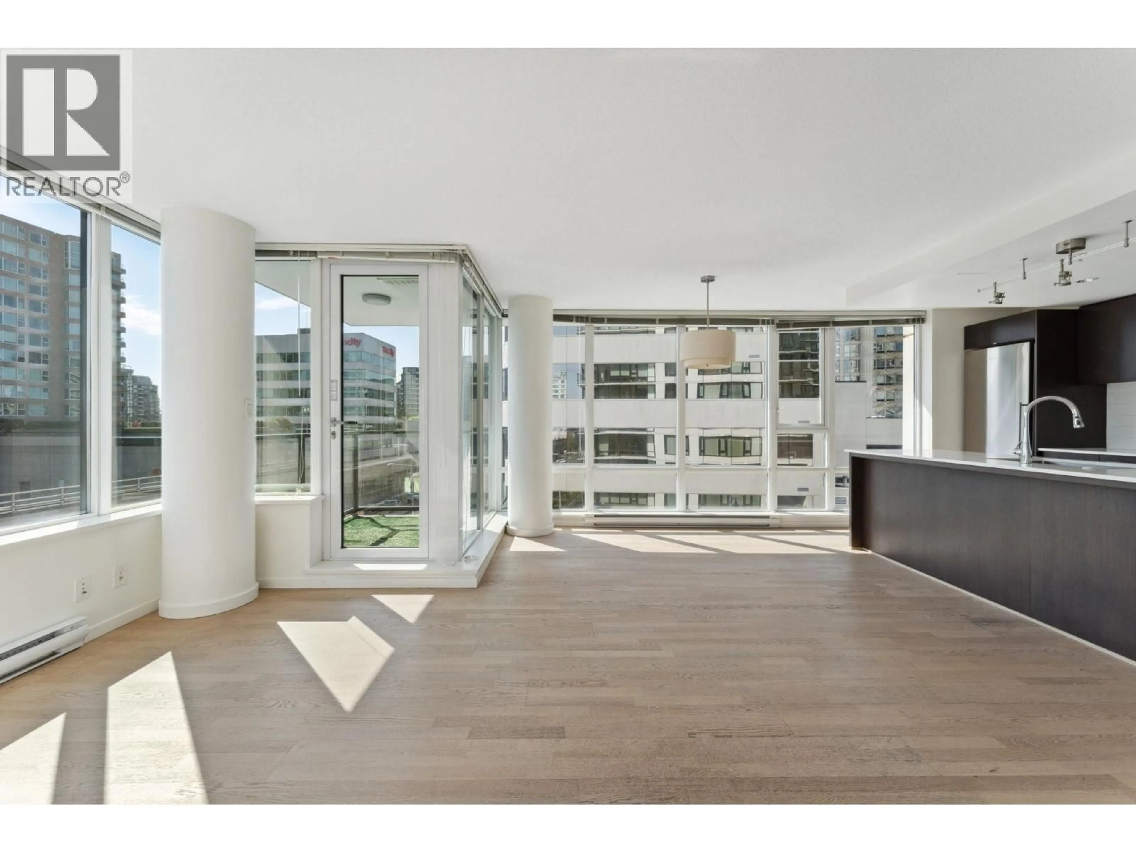 Indoor foyer for 713 - 7988 ACKROYD ROAD, Richmond British Columbia V6X0K6