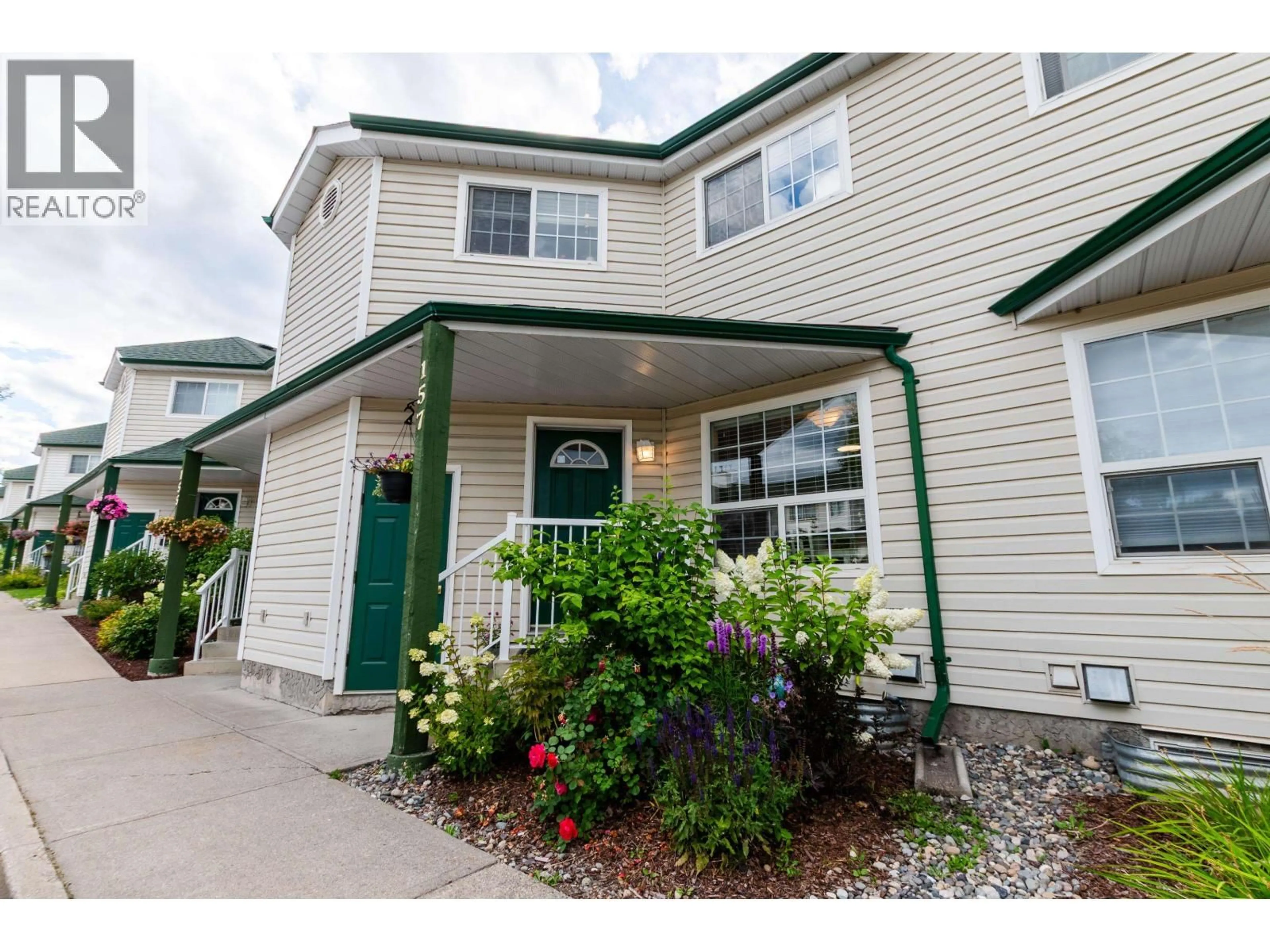 Home with vinyl exterior material, street for 157 - 3233 MCGILL CRESCENT, Prince George British Columbia V2N2T4