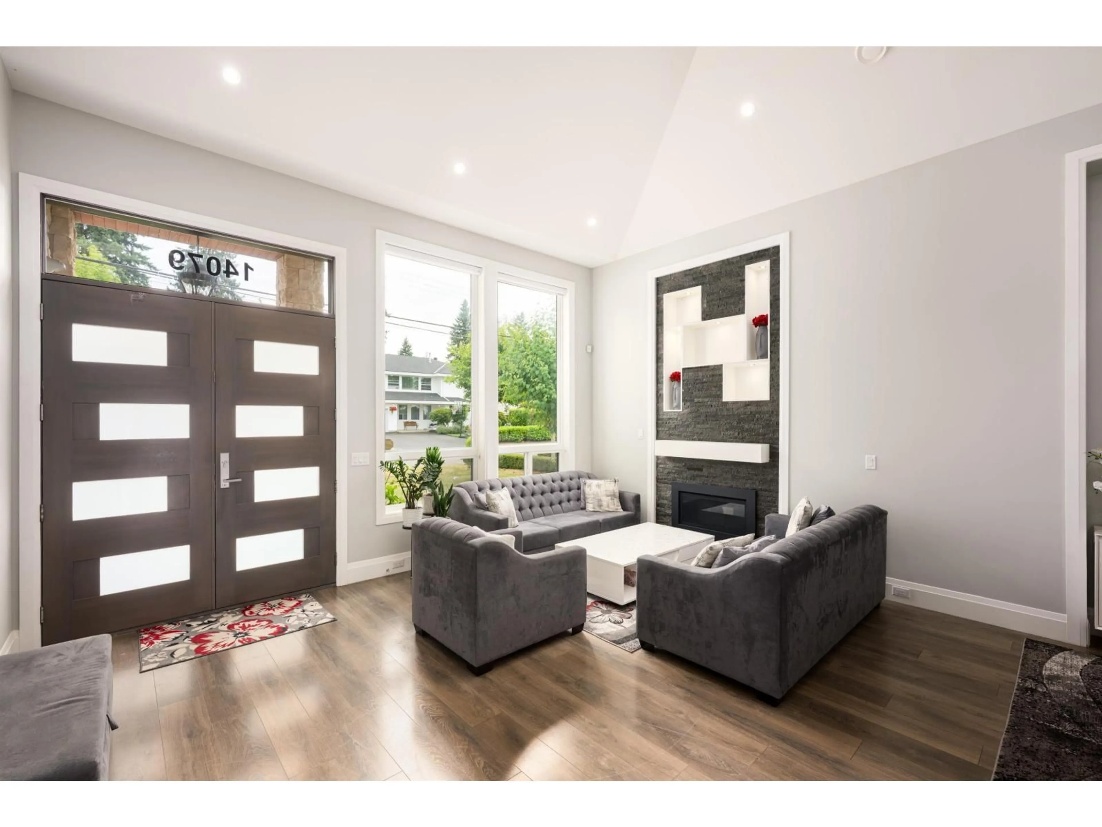 Indoor entryway for 14079 77A, Surrey British Columbia V3W2X2