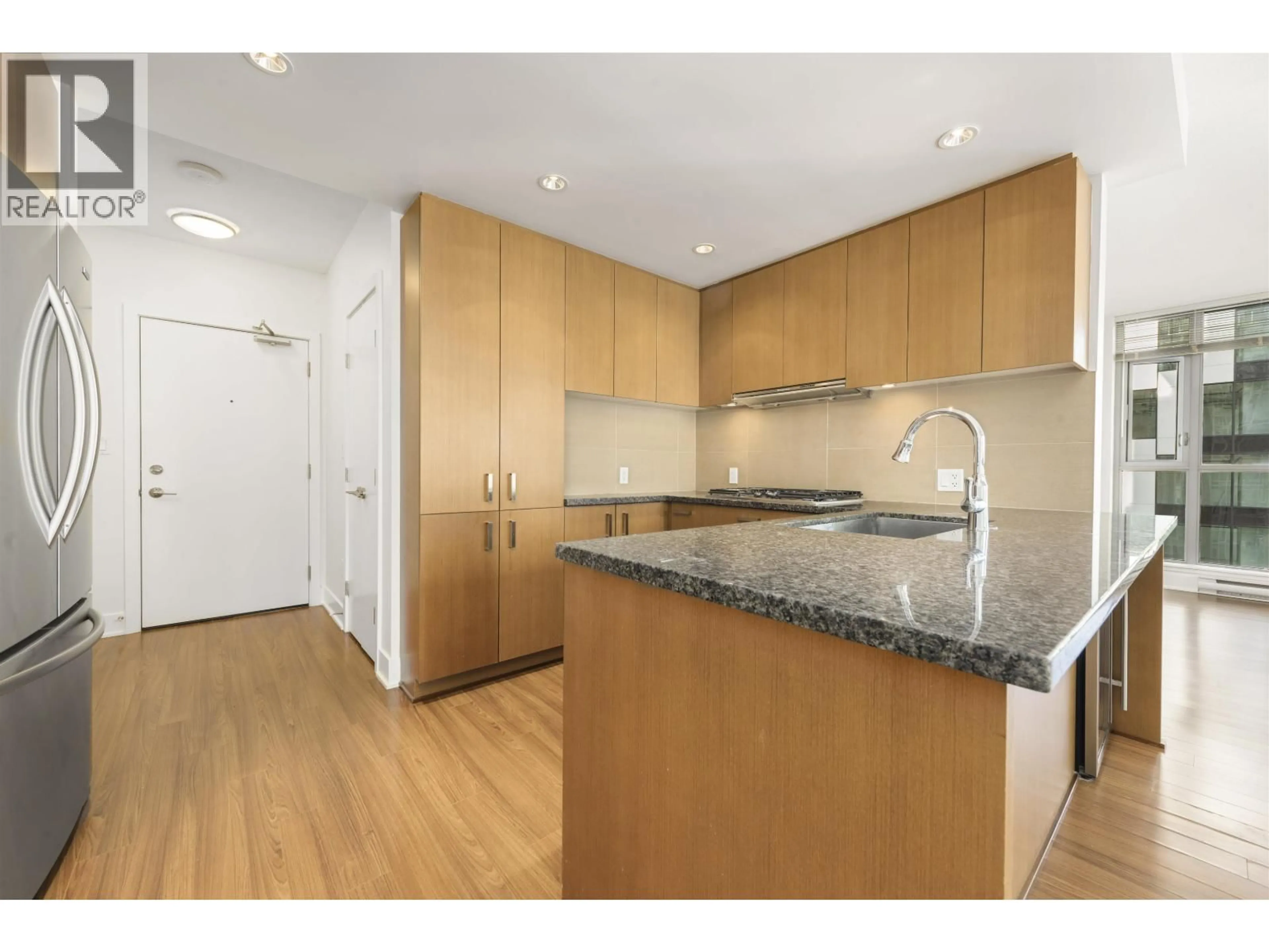 Standard kitchen, unknown for 1002 - 3008 GLEN DRIVE, Coquitlam British Columbia V3B0J5