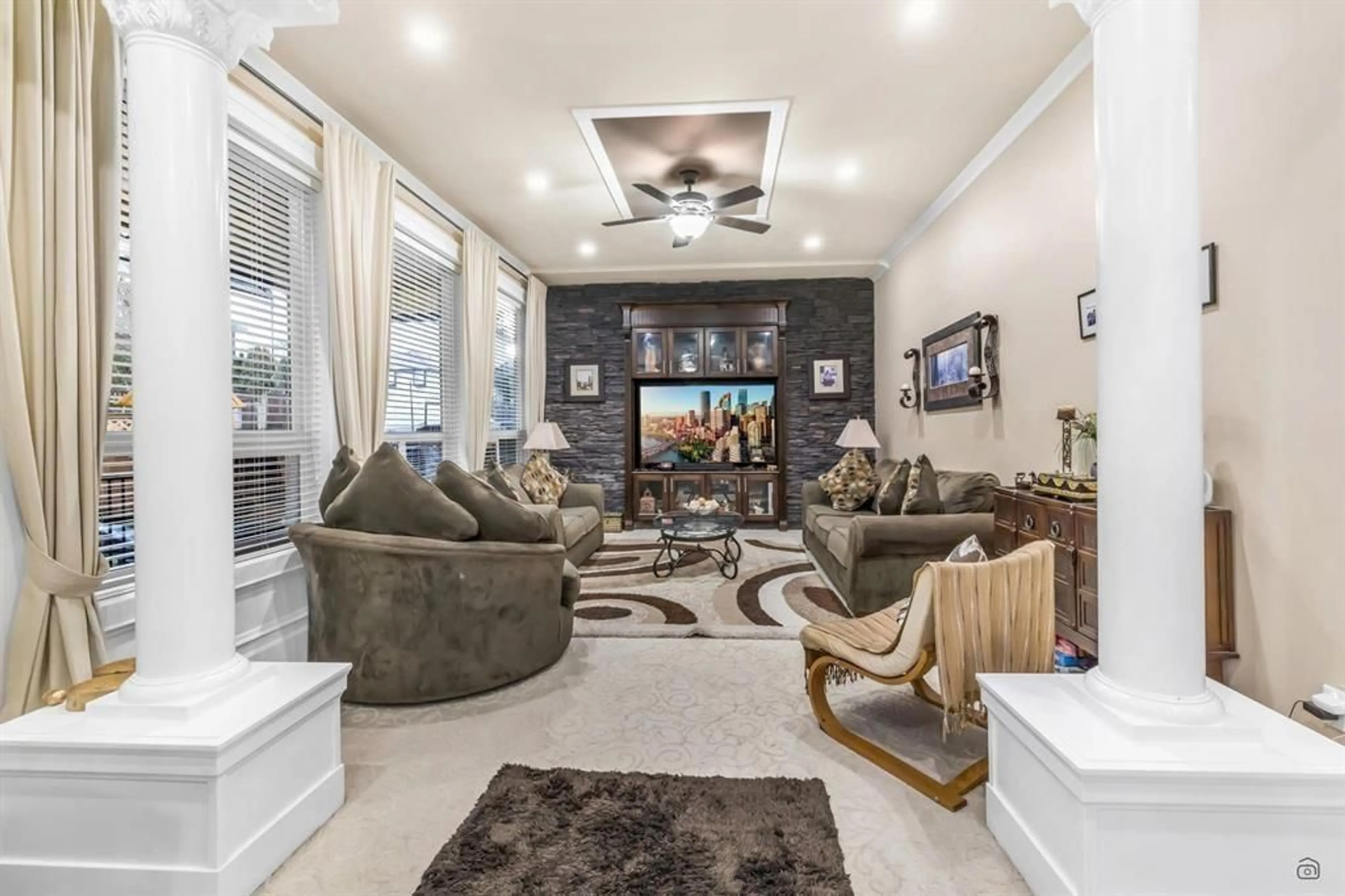 Living room with furniture, unknown for 14456 76, Surrey British Columbia V3S2G7